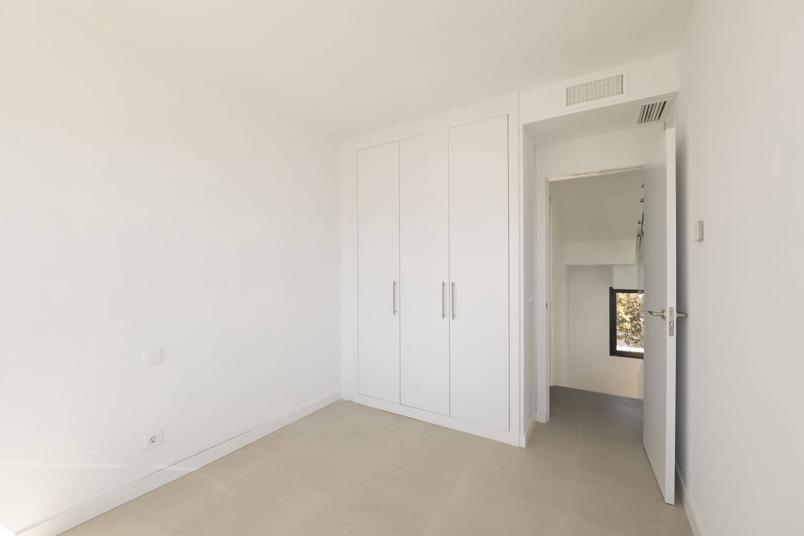 Chalet de 3 habitaciones en Estepona en venta - 900.000 € (Ref: 9921250)