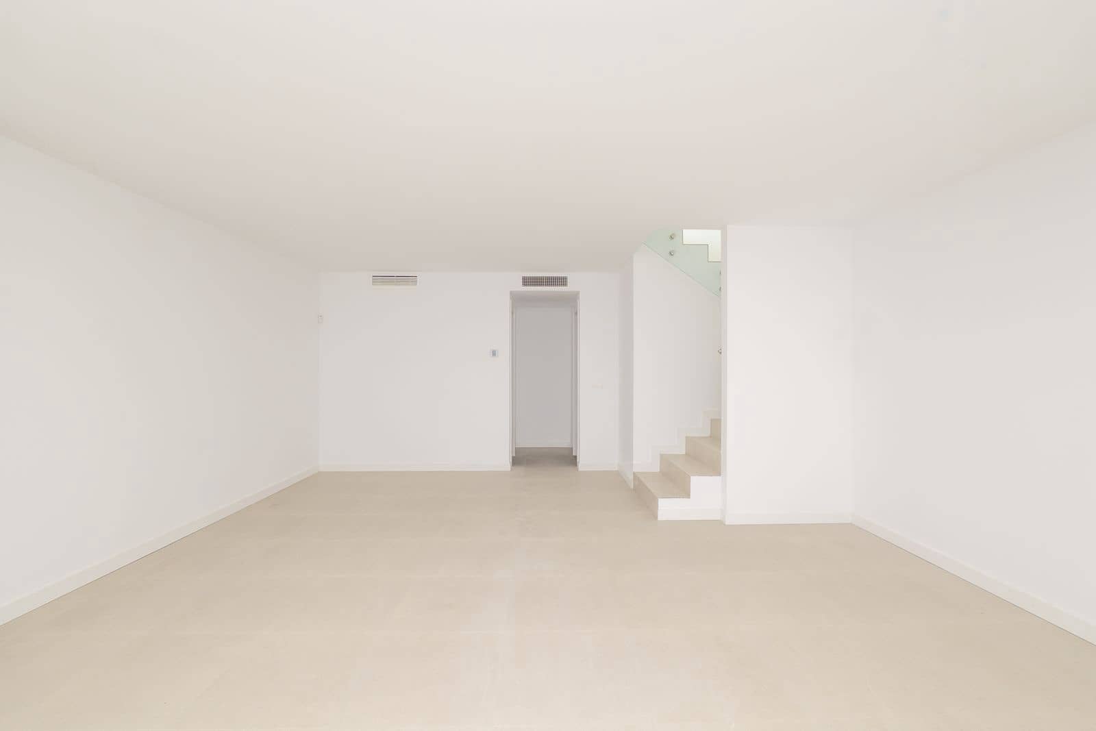 Chalet de 3 habitaciones en Estepona en venta - 900.000 € (Ref: 9921250)