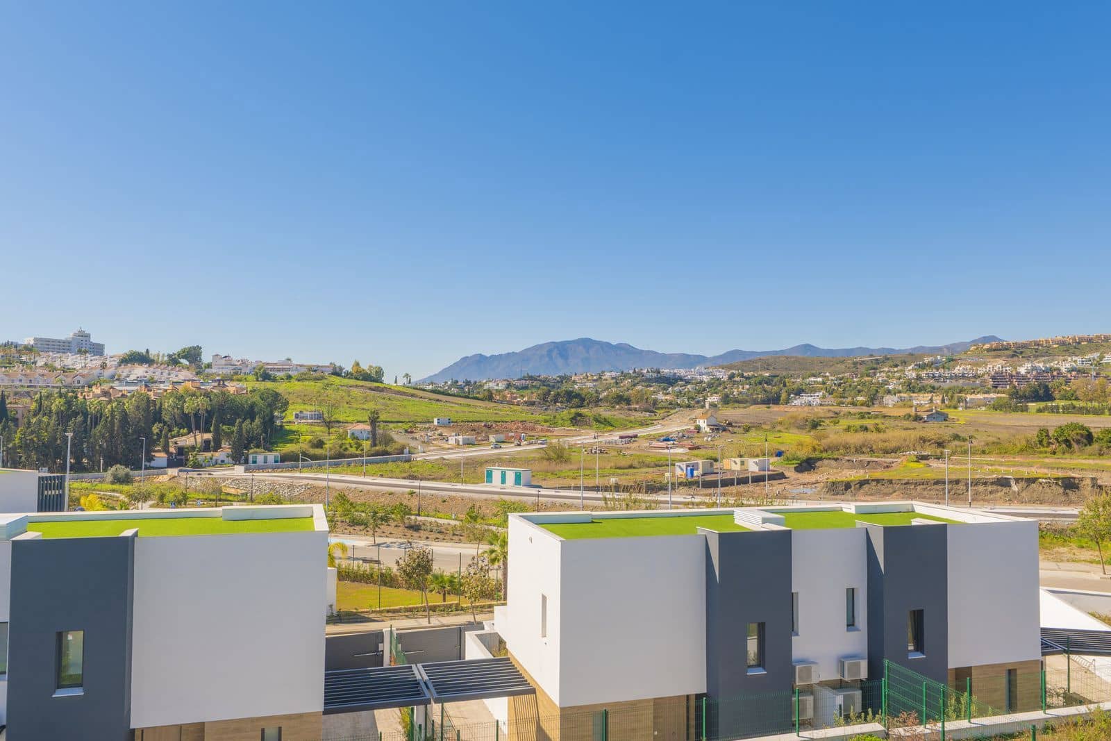 Chalet de 3 habitaciones en Estepona en venta - 900.000 € (Ref: 9921250)