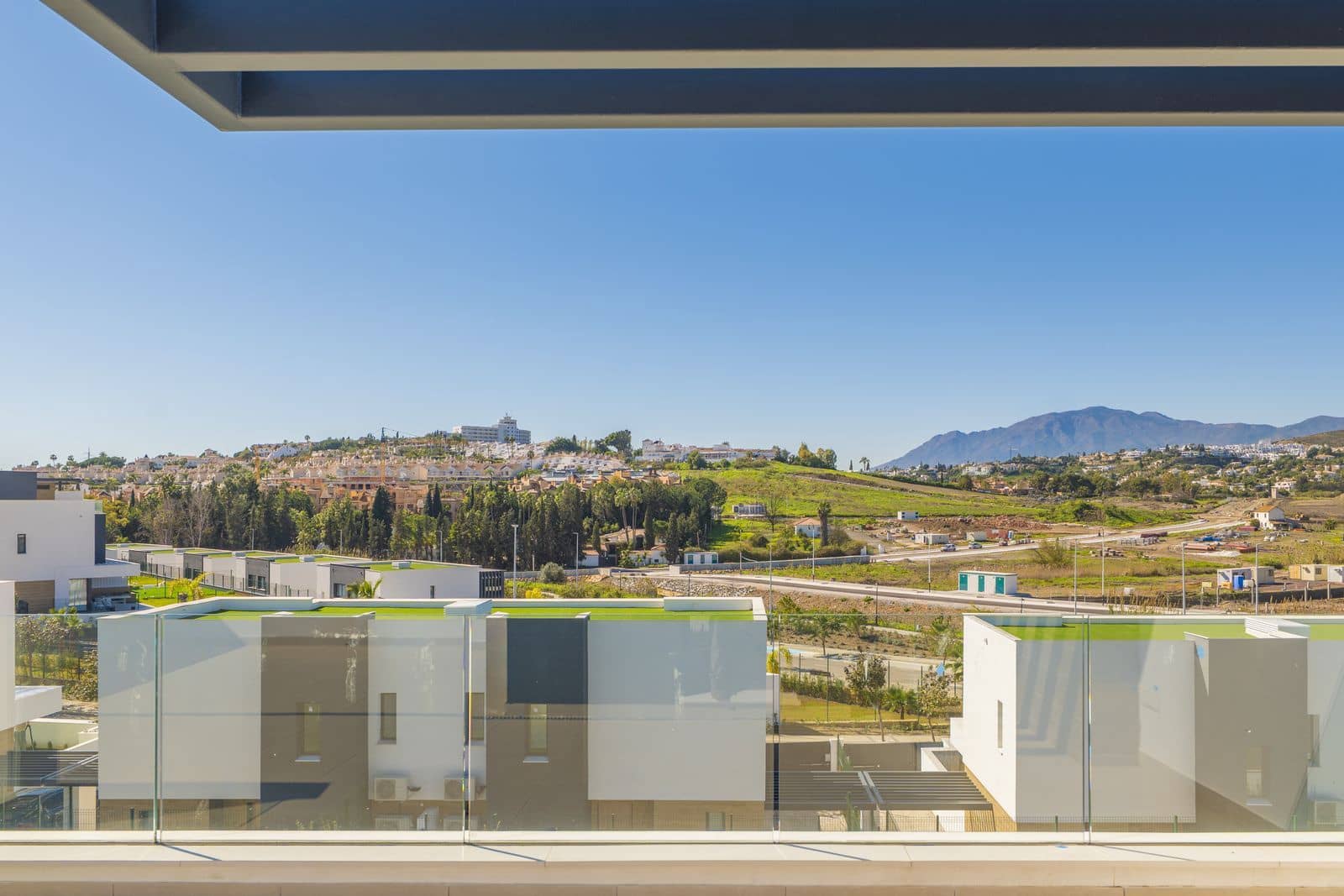 Chalet de 3 habitaciones en Estepona en venta - 900.000 € (Ref: 9921250)