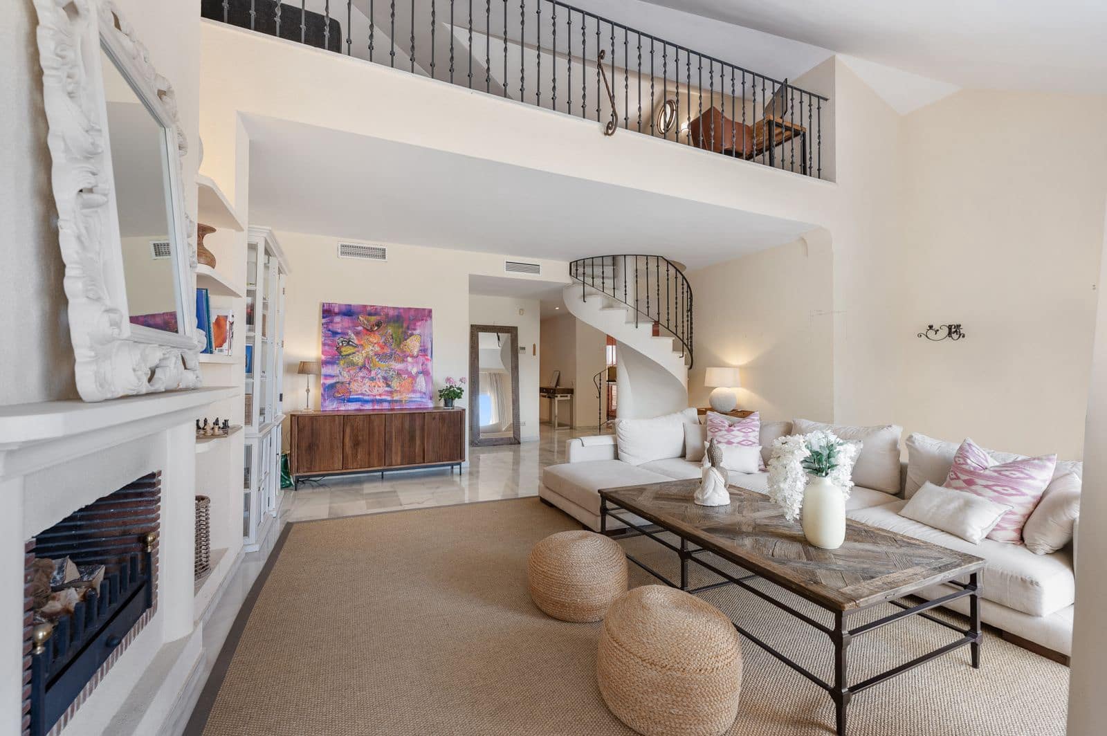 3 bedroom Apartment for sale in Nueva Andalucia - € 950,000 (Ref: 9921254)
