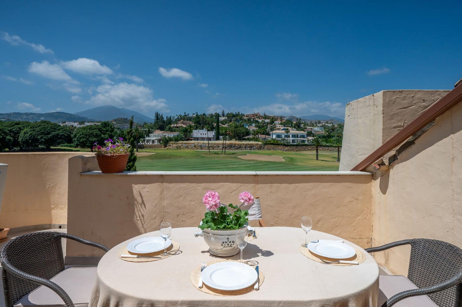 3 bedroom Apartment for sale in Nueva Andalucia - € 950,000 (Ref: 9921254)