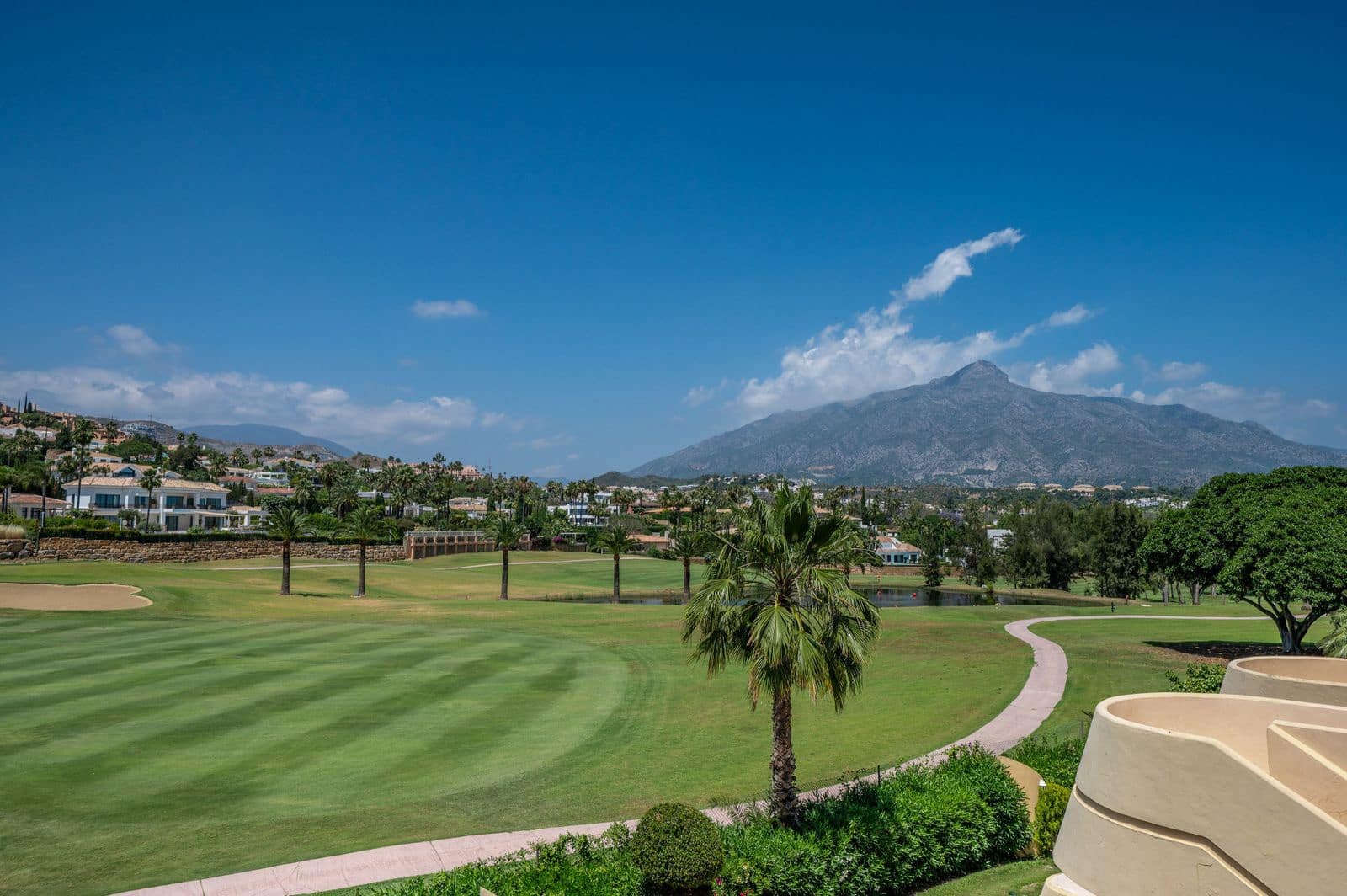 3 bedroom Apartment for sale in Nueva Andalucia - € 950,000 (Ref: 9921254)