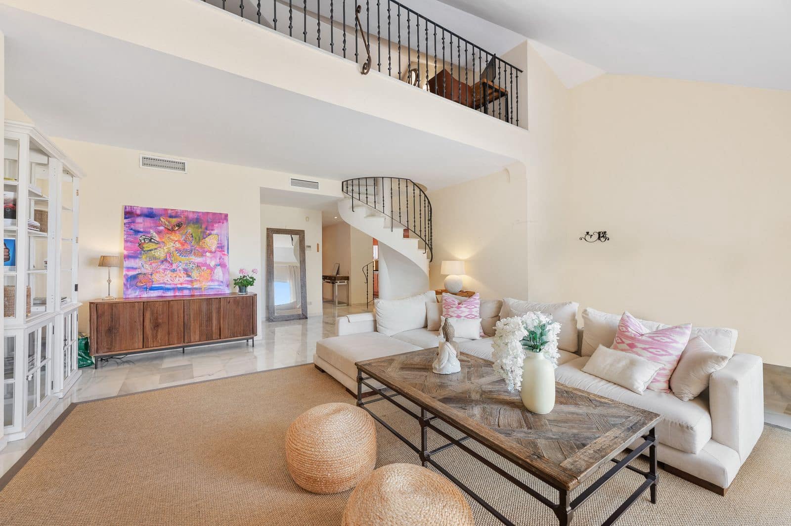 3 bedroom Apartment for sale in Nueva Andalucia - € 950,000 (Ref: 9921254)