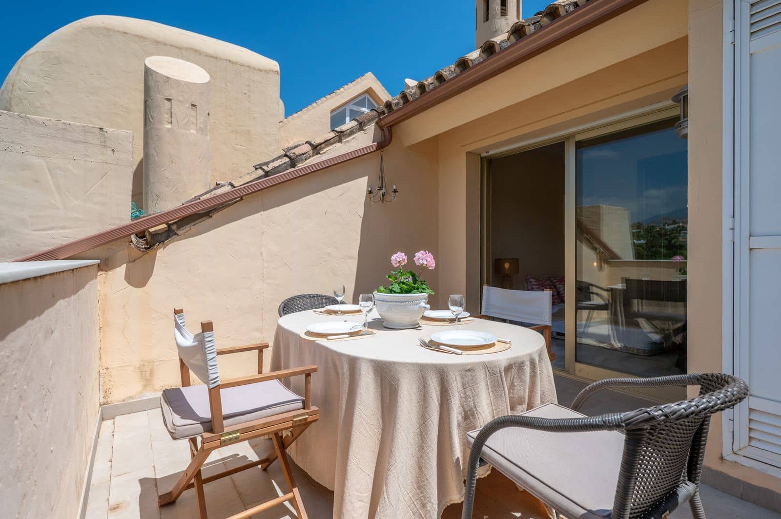 3 bedroom Apartment for sale in Nueva Andalucia - € 950,000 (Ref: 9921254)