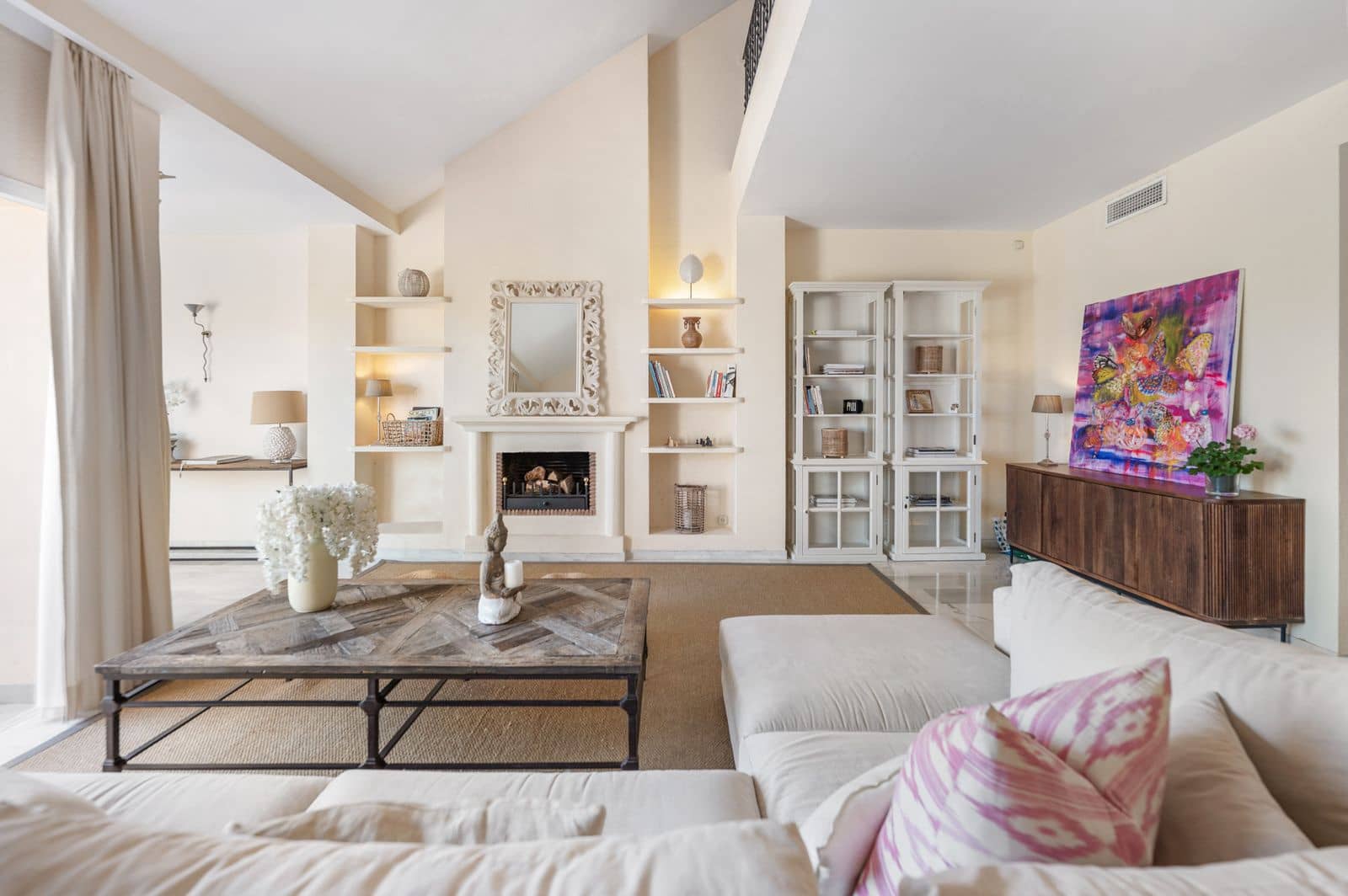 3 bedroom Apartment for sale in Nueva Andalucia - € 950,000 (Ref: 9921254)