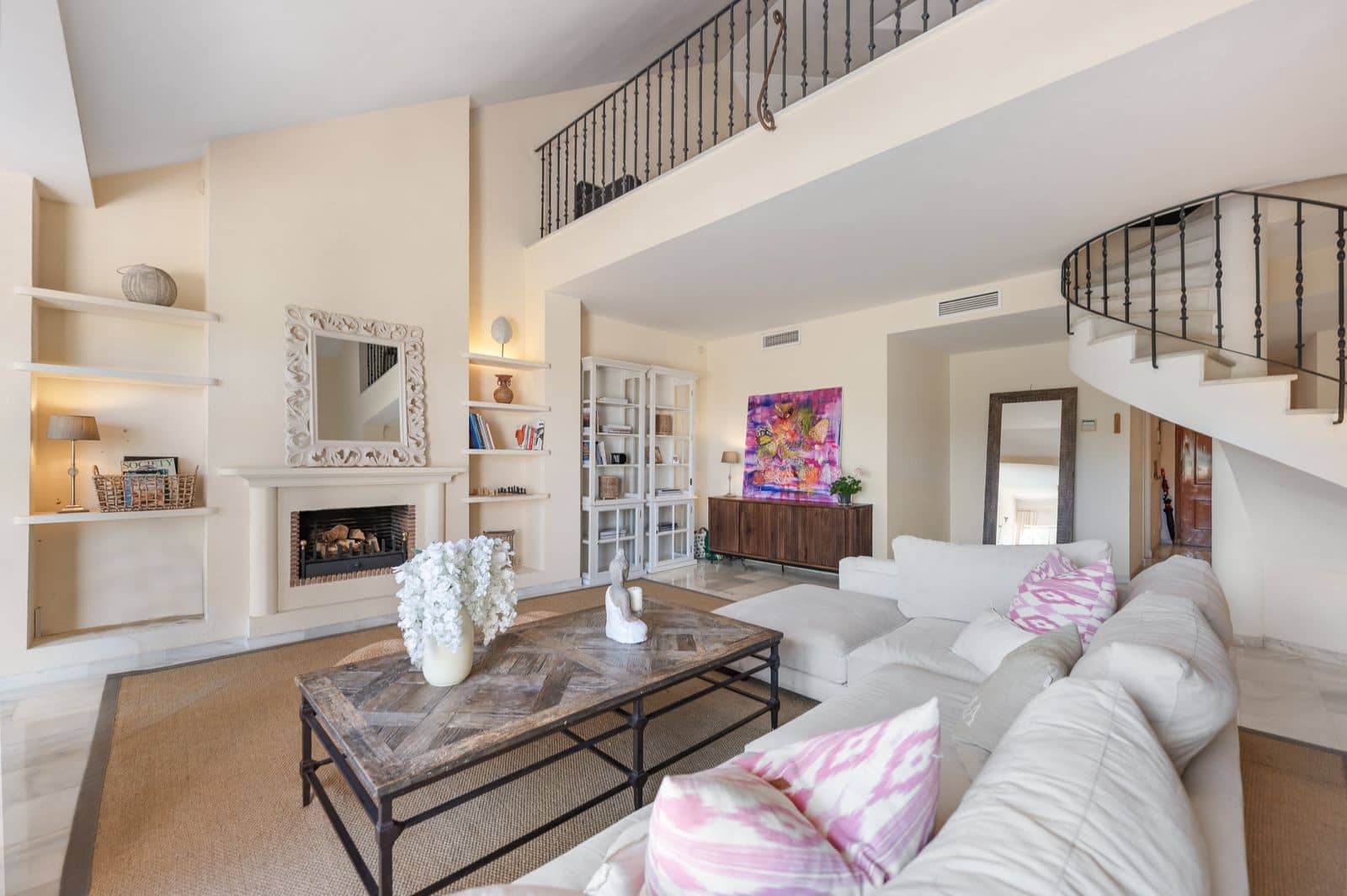 3 bedroom Apartment for sale in Nueva Andalucia - € 950,000 (Ref: 9921254)