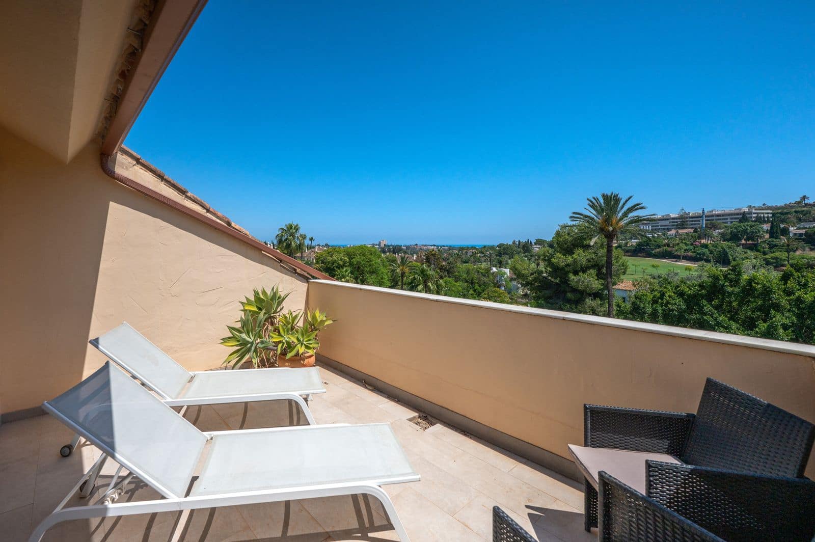 3 bedroom Apartment for sale in Nueva Andalucia - € 950,000 (Ref: 9921254)