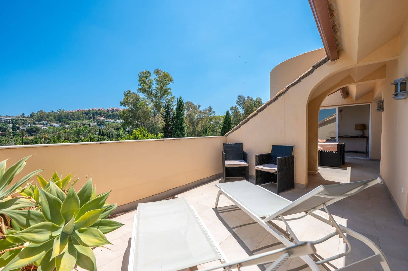 3 bedroom Apartment for sale in Nueva Andalucia - € 950,000 (Ref: 9921254)