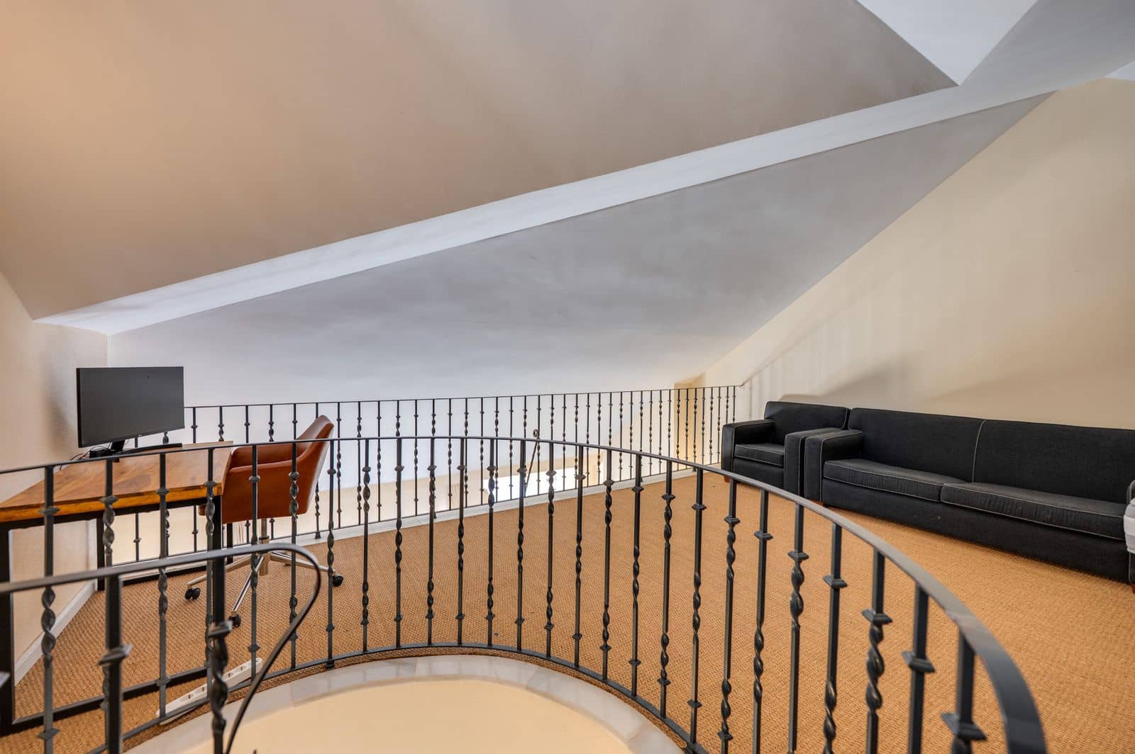 3 bedroom Apartment for sale in Nueva Andalucia - € 950,000 (Ref: 9921254)