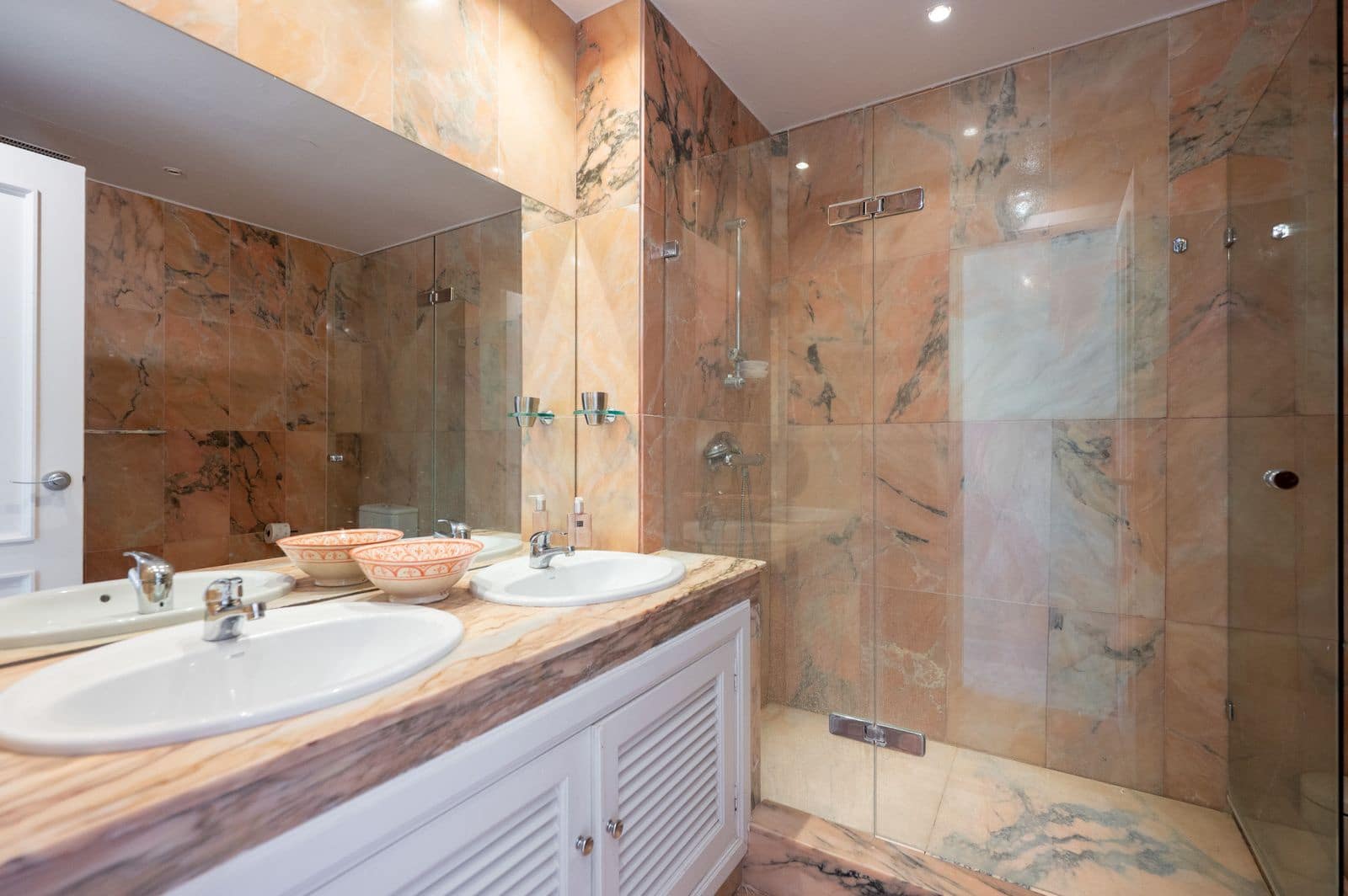 3 bedroom Apartment for sale in Nueva Andalucia - € 950,000 (Ref: 9921254)