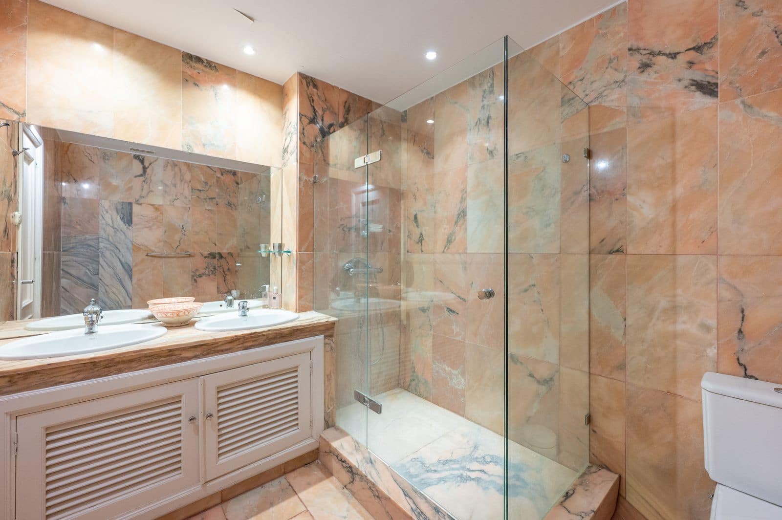 3 bedroom Apartment for sale in Nueva Andalucia - € 950,000 (Ref: 9921254)
