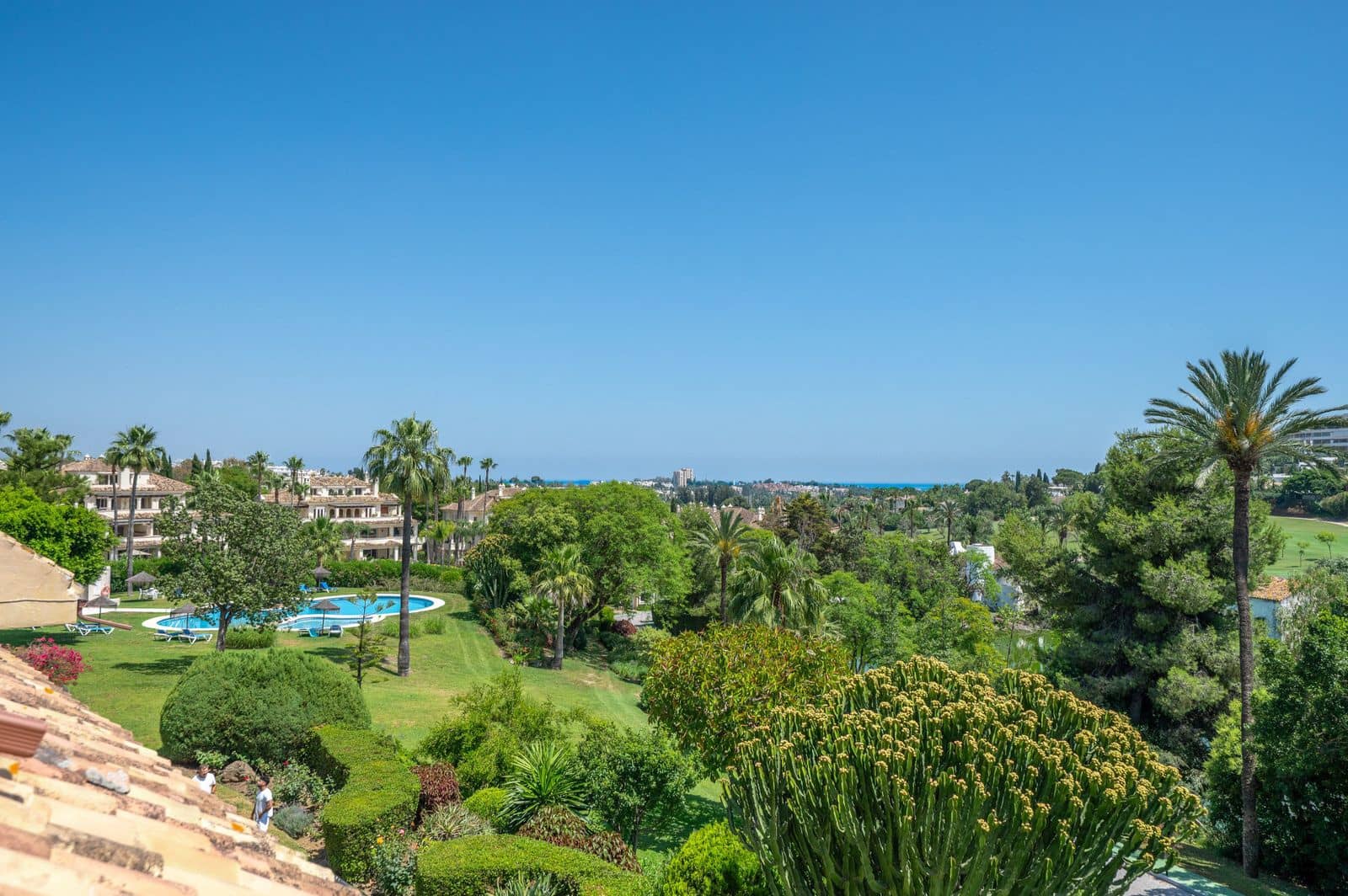 3 bedroom Apartment for sale in Nueva Andalucia - € 950,000 (Ref: 9921254)