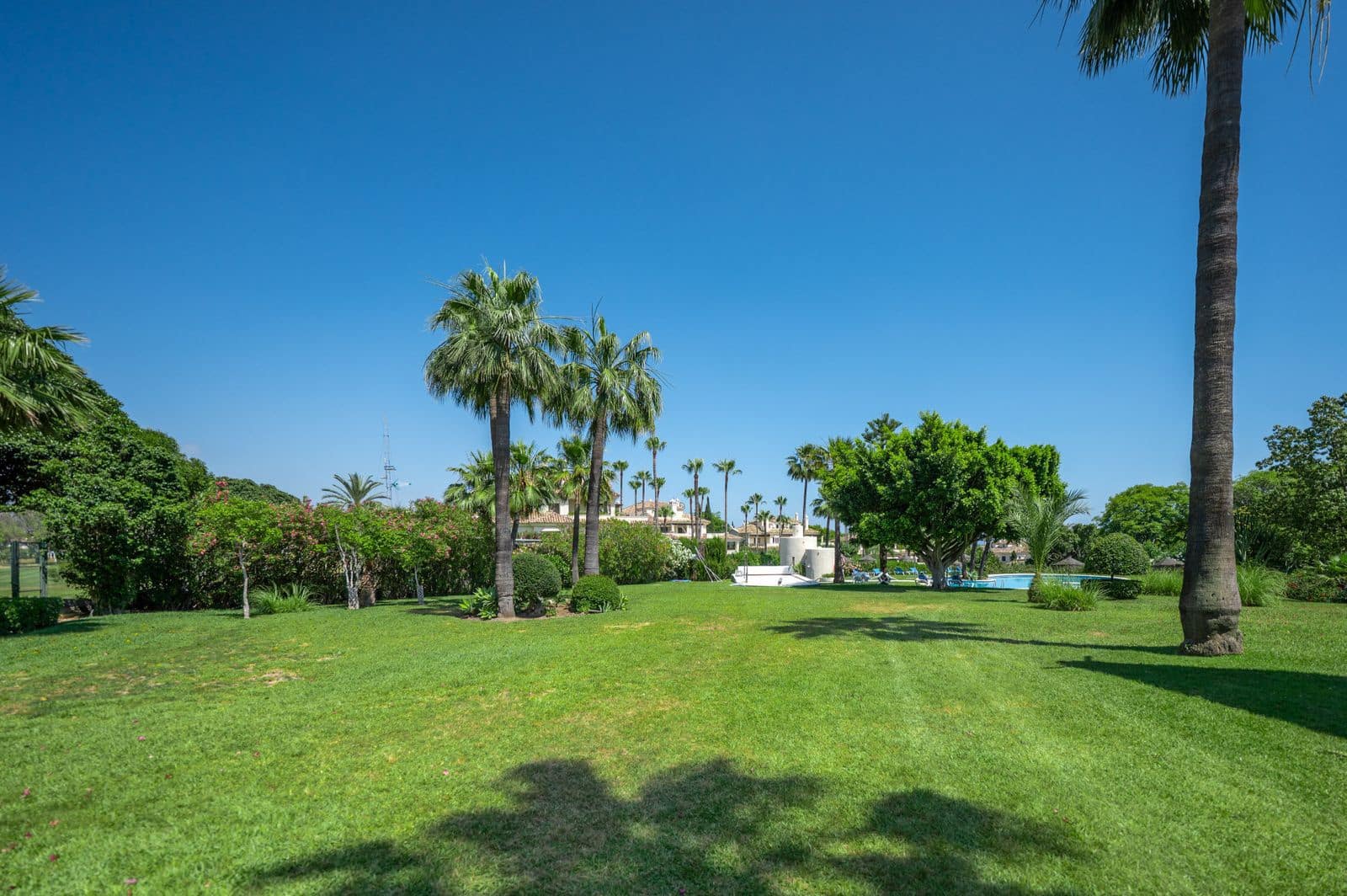 3 bedroom Apartment for sale in Nueva Andalucia - € 950,000 (Ref: 9921254)