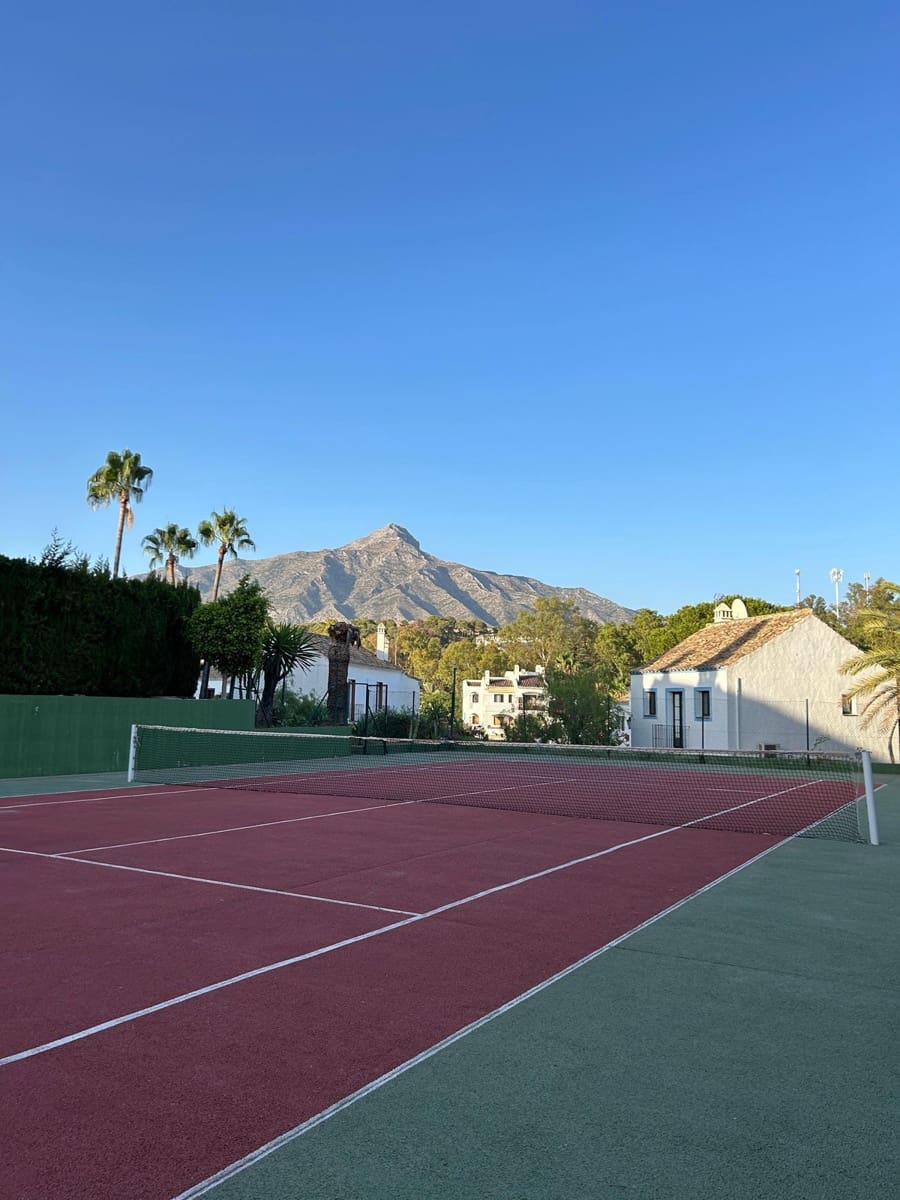 2 makuuhuone Omakotitalo myytävänä paikassa Nueva Andalucia - 550 000 € (Ref: 9921258)