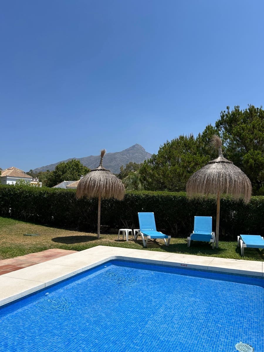 2 makuuhuone Omakotitalo myytävänä paikassa Nueva Andalucia - 550 000 € (Ref: 9921258)