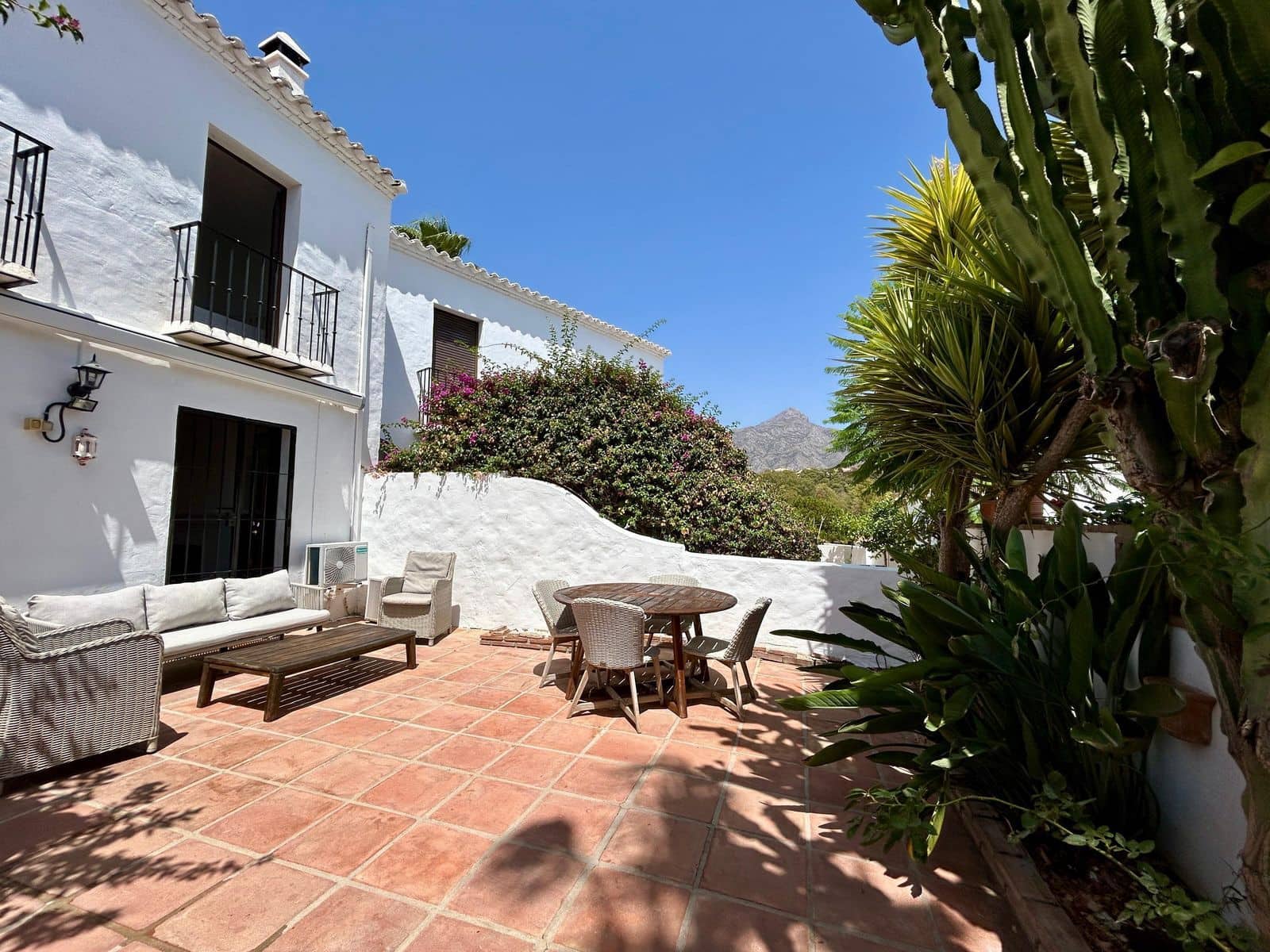 2 makuuhuone Omakotitalo myytävänä paikassa Nueva Andalucia - 550 000 € (Ref: 9921258)
