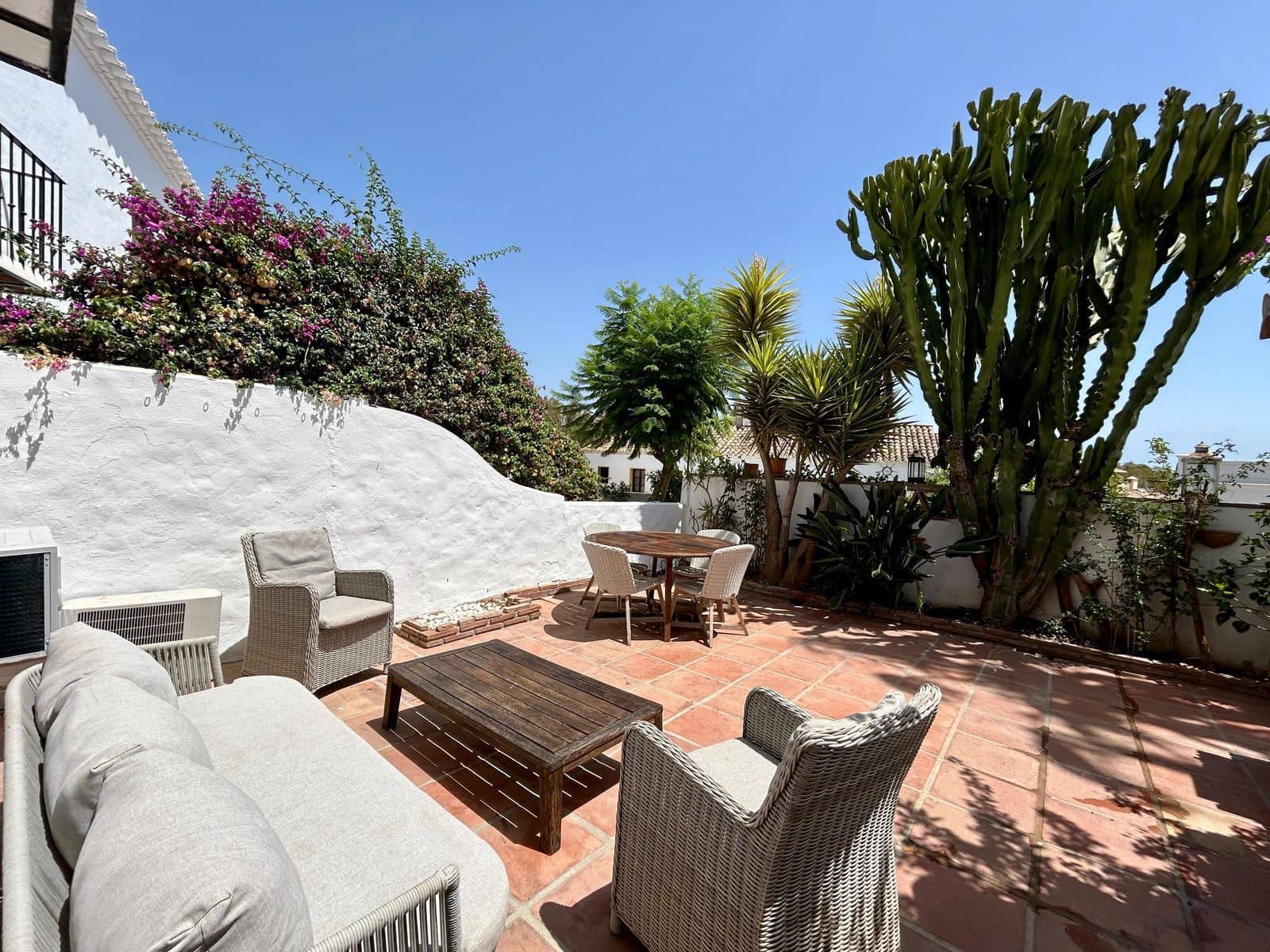 2 makuuhuone Omakotitalo myytävänä paikassa Nueva Andalucia - 550 000 € (Ref: 9921258)