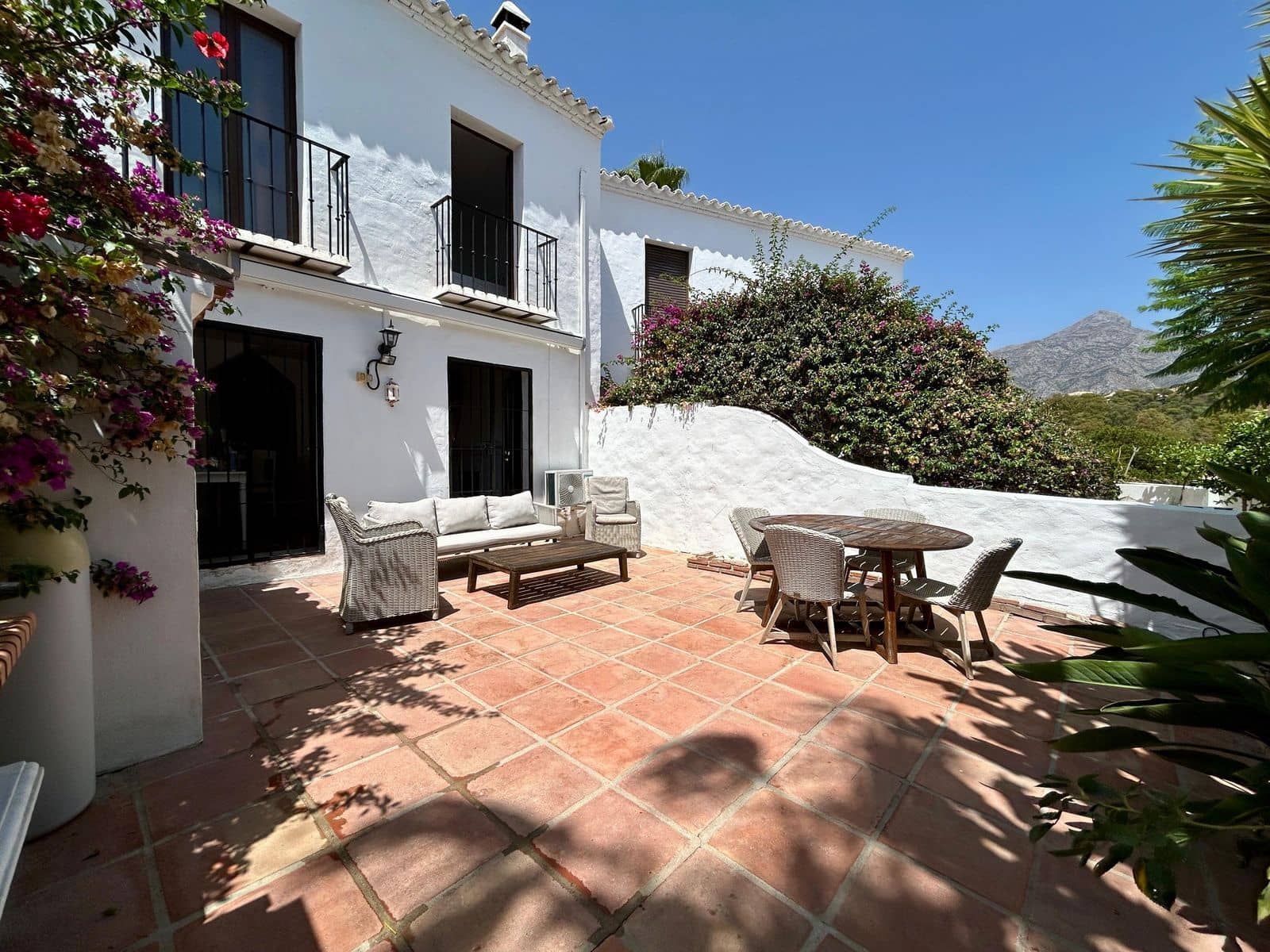 2 makuuhuone Omakotitalo myytävänä paikassa Nueva Andalucia - 550 000 € (Ref: 9921258)