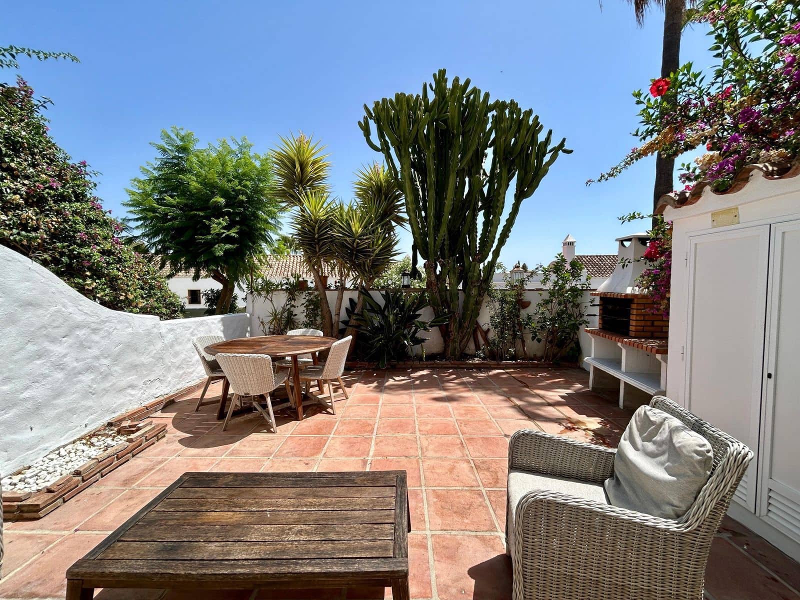 2 makuuhuone Omakotitalo myytävänä paikassa Nueva Andalucia - 550 000 € (Ref: 9921258)