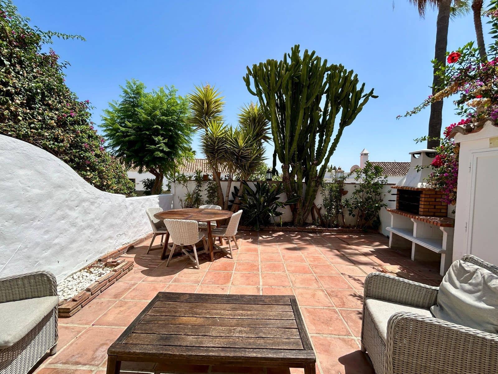 2 makuuhuone Omakotitalo myytävänä paikassa Nueva Andalucia - 550 000 € (Ref: 9921258)