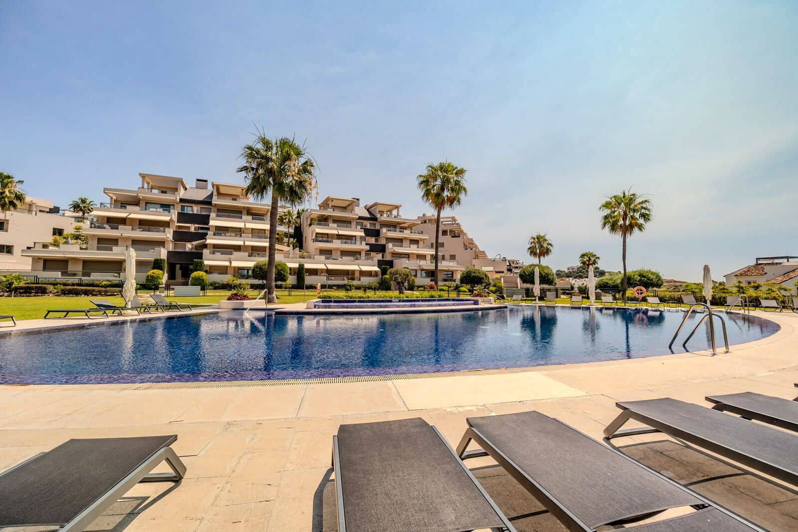 3 quarto Apartamento para venda em Benahavis - 850 000 € (Ref: 9921266)