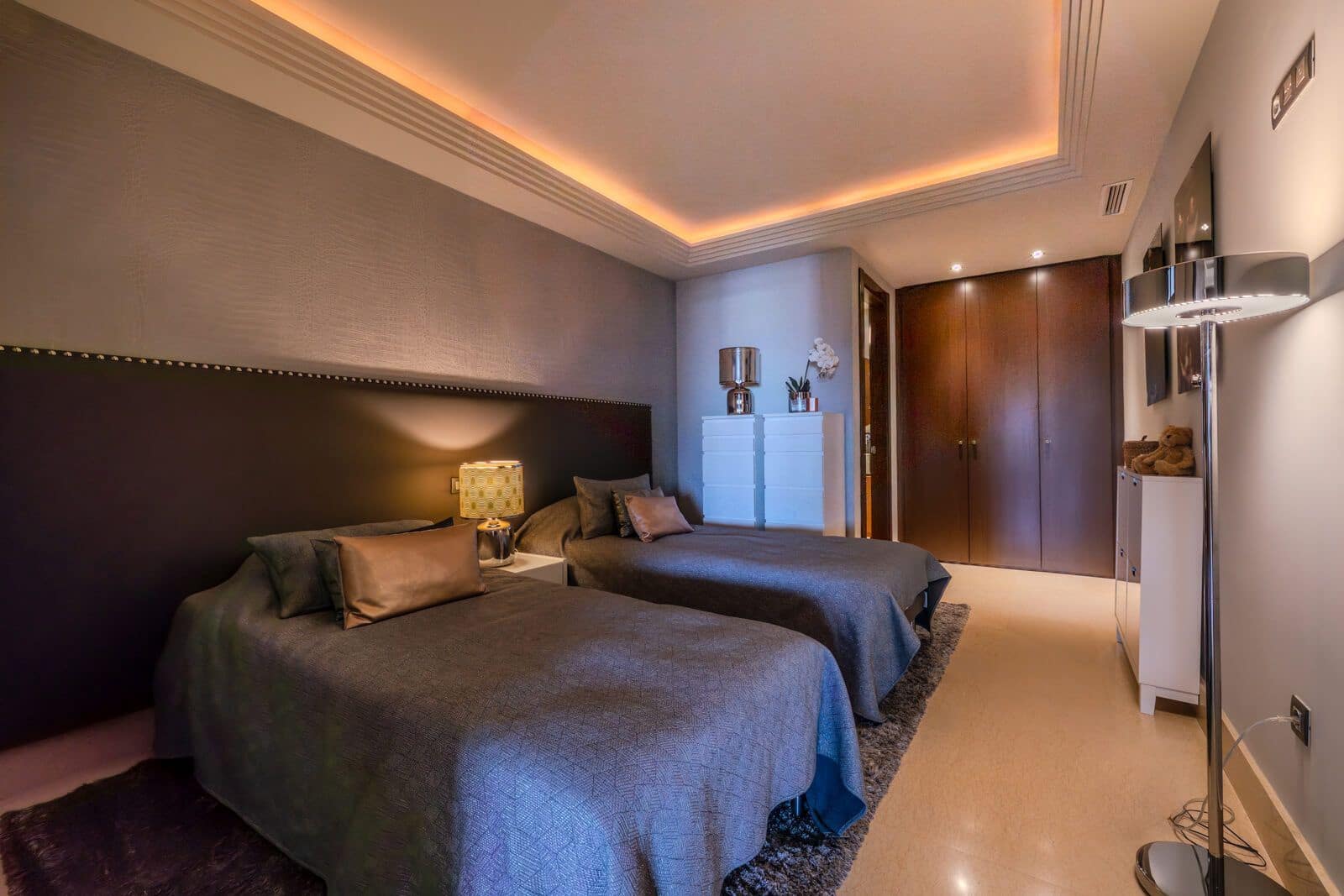 3 quarto Apartamento para venda em Benahavis - 850 000 € (Ref: 9921266)