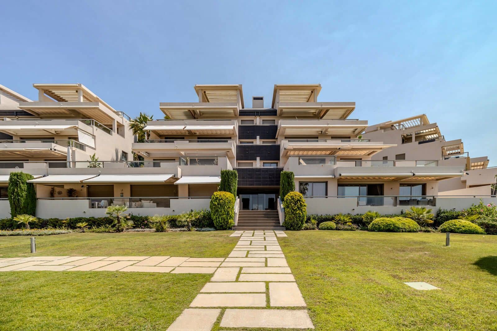 3 quarto Apartamento para venda em Benahavis - 850 000 € (Ref: 9921266)