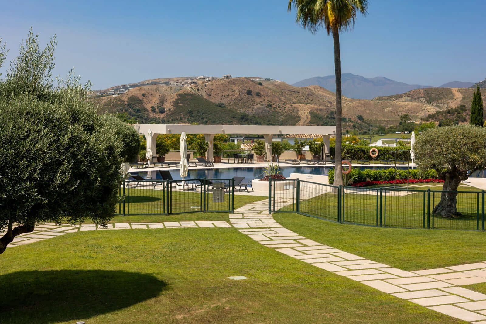 3 quarto Apartamento para venda em Benahavis - 850 000 € (Ref: 9921266)