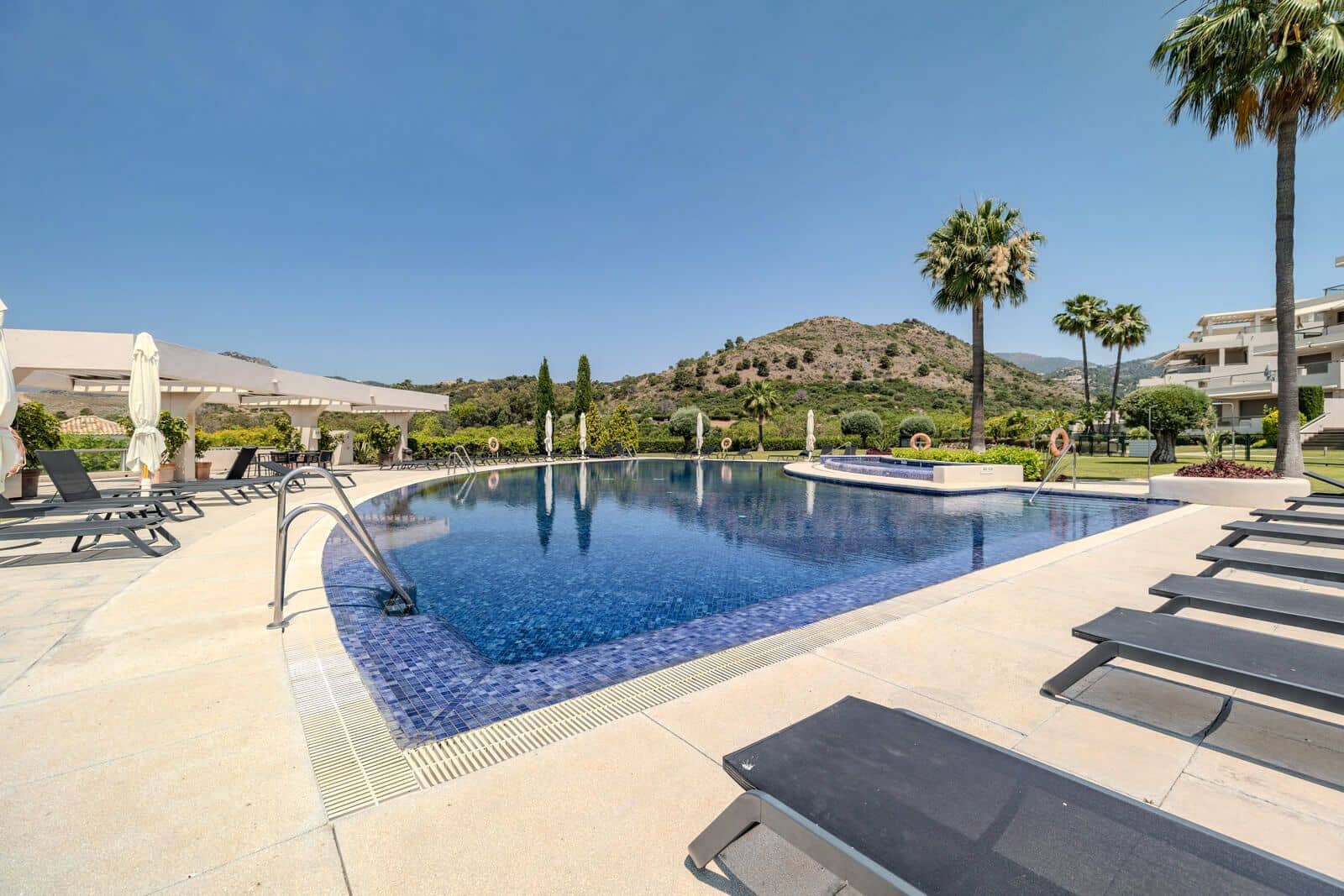 3 quarto Apartamento para venda em Benahavis - 850 000 € (Ref: 9921266)