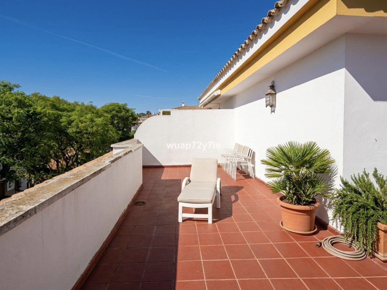 Ático de 2 habitaciones en Nueva Andalucia en venta - 534.000 € (Ref: 9921271)