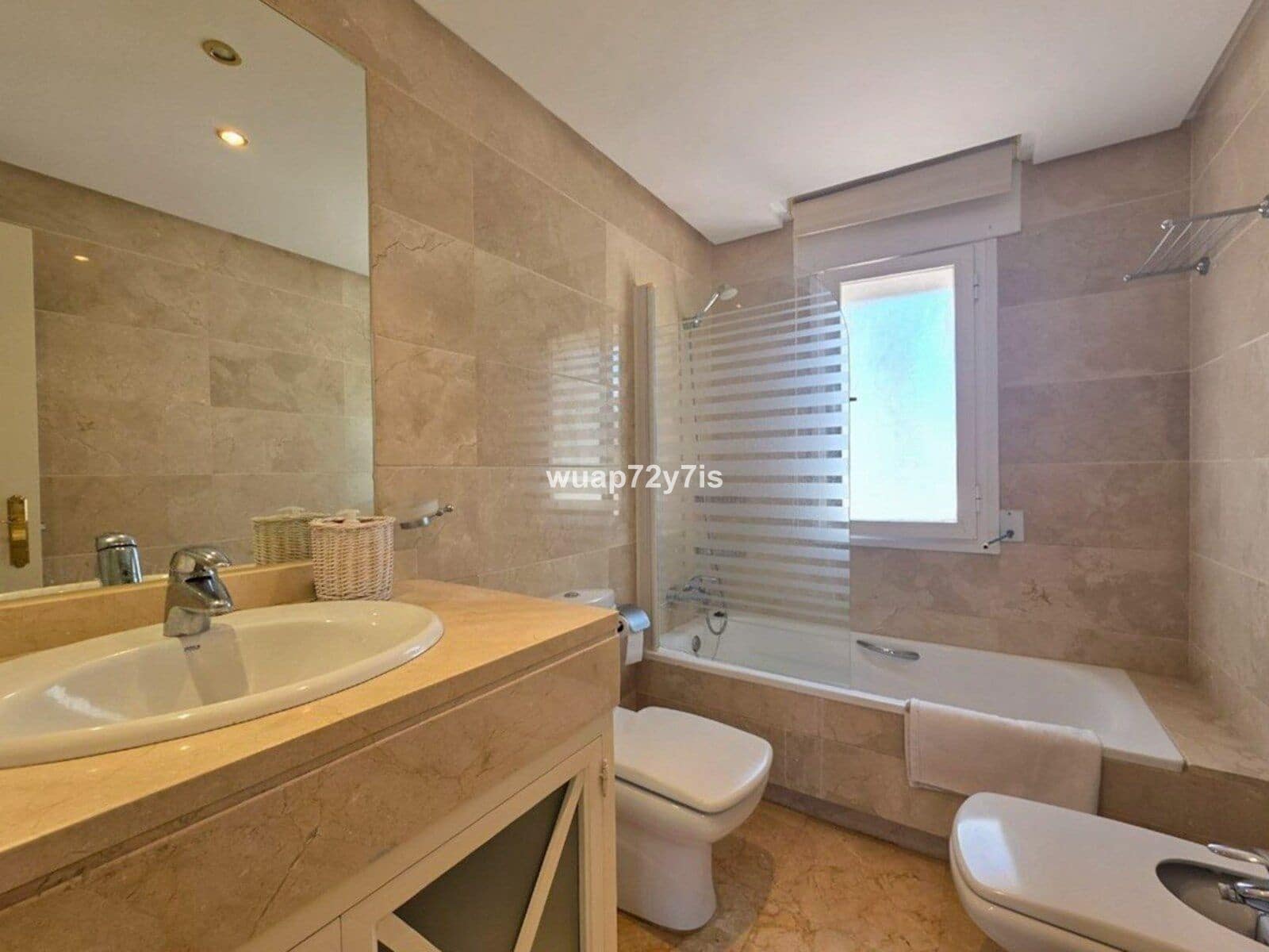 Ático de 2 habitaciones en Nueva Andalucia en venta - 534.000 € (Ref: 9921271)