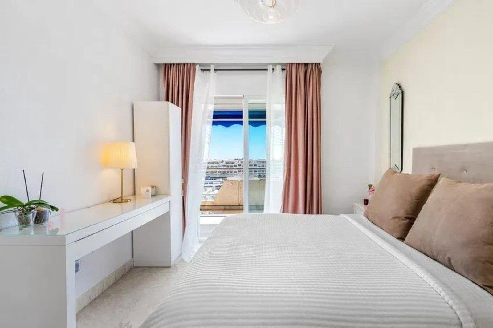 2 soveværelse Lejlighed til salg i Puerto Banus - € 885.000 (Ref: 9921273)