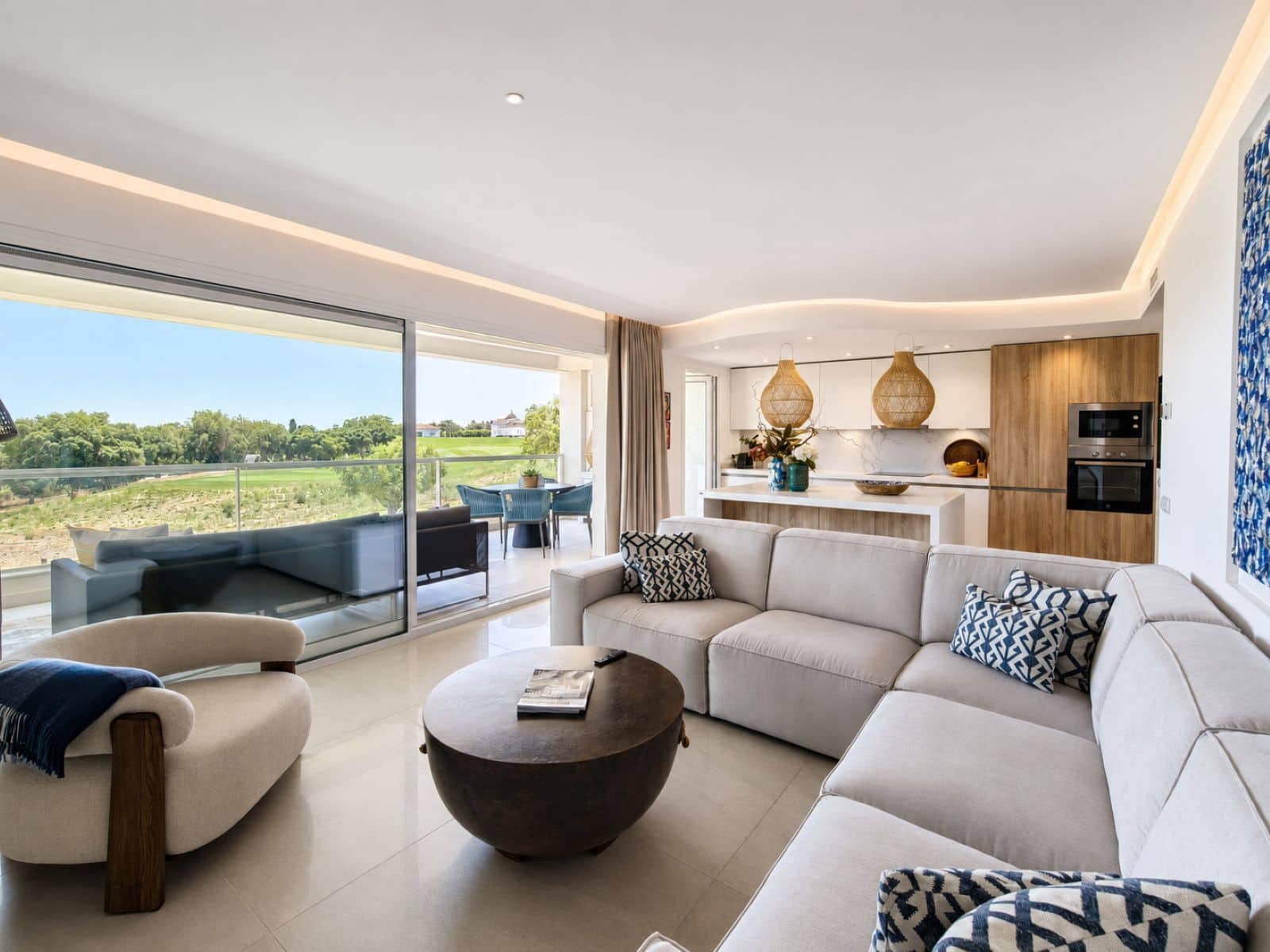3 soveværelse Lejlighed til salg i San Roque - € 595.000 (Ref: 9921274)