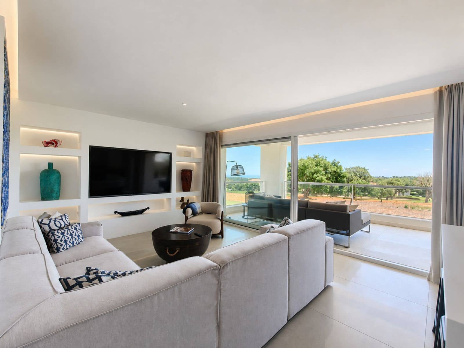 3 soveværelse Lejlighed til salg i San Roque - € 595.000 (Ref: 9921274)