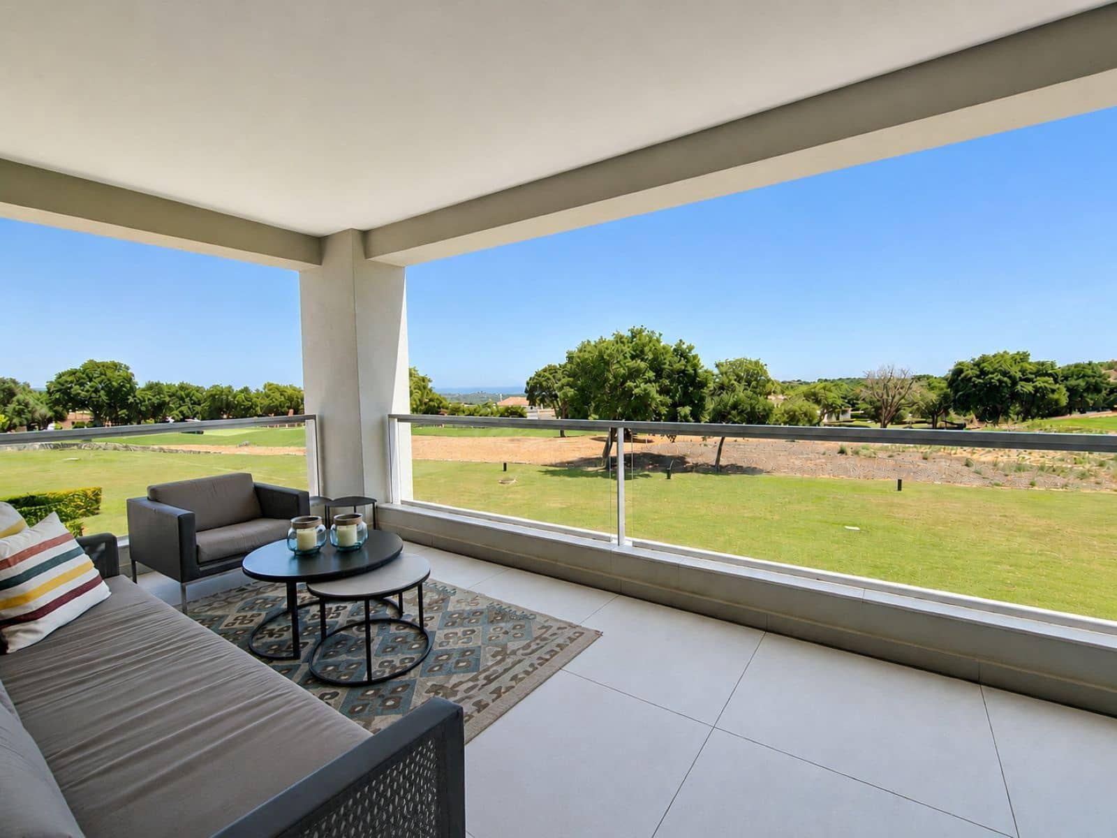 3 soveværelse Lejlighed til salg i San Roque - € 595.000 (Ref: 9921274)