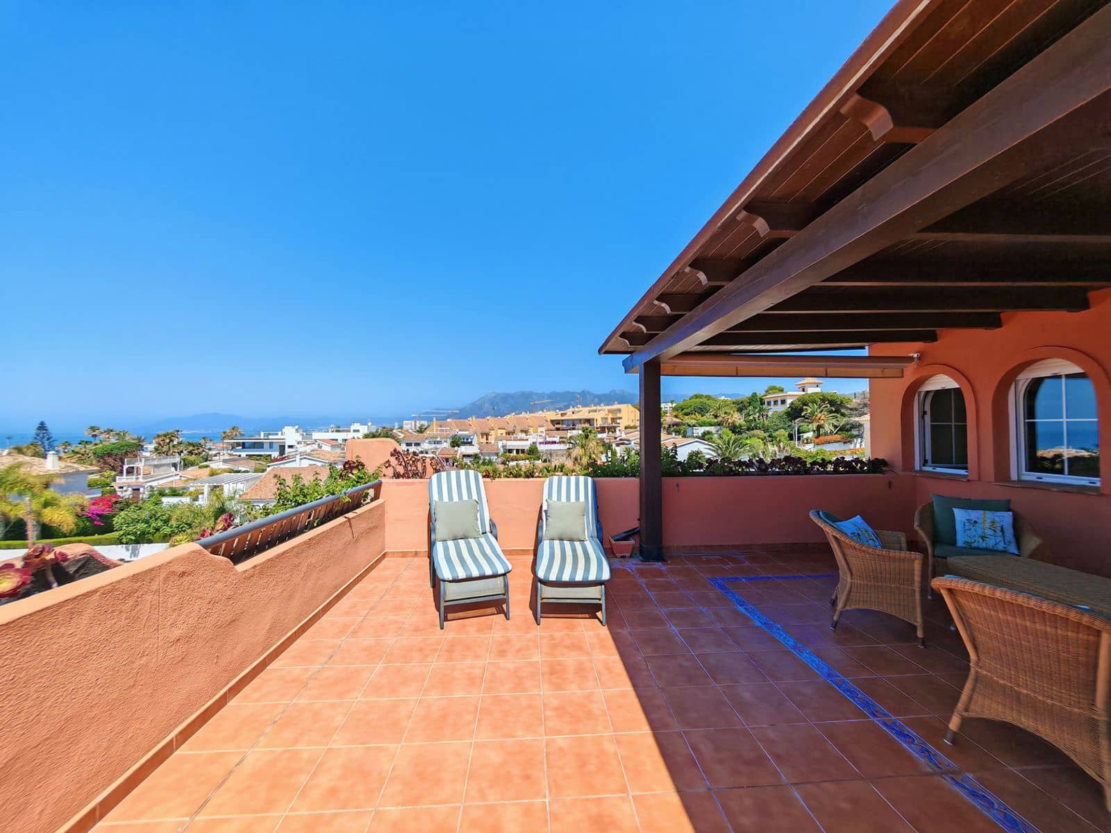 3 bedroom Apartment for sale in Marbella - € 1,150,000 (Ref: 9921281)