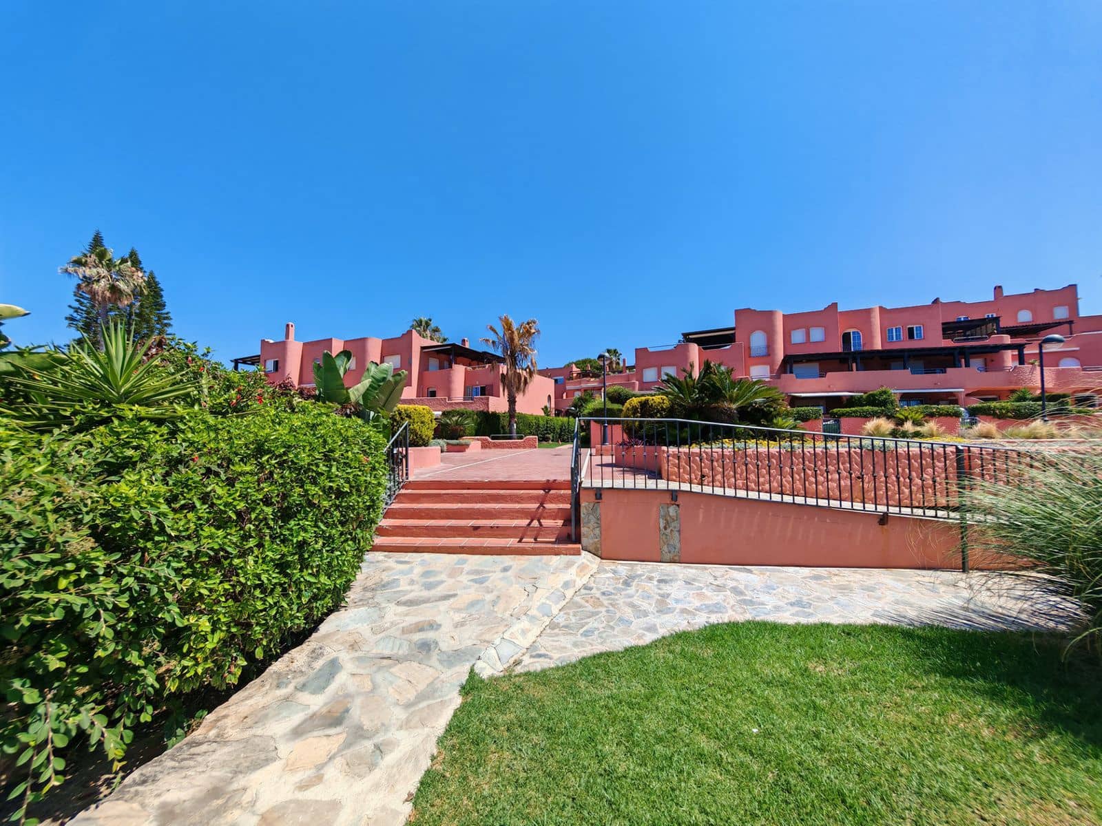 3 bedroom Apartment for sale in Marbella - € 1,150,000 (Ref: 9921281)