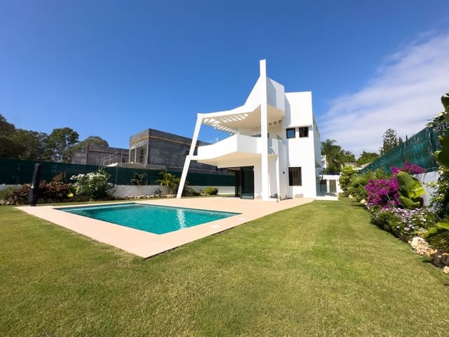 4 bedroom Villa for sale in Estepona - € 2,200,000 (Ref: 9921284)
