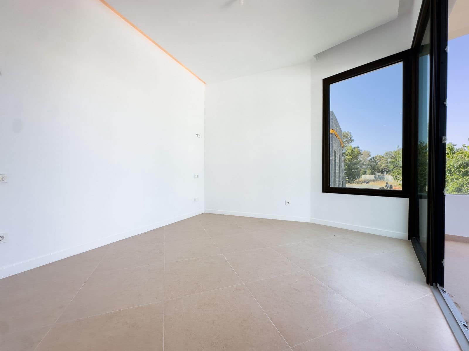 4 bedroom Villa for sale in Estepona - € 2,200,000 (Ref: 9921284)