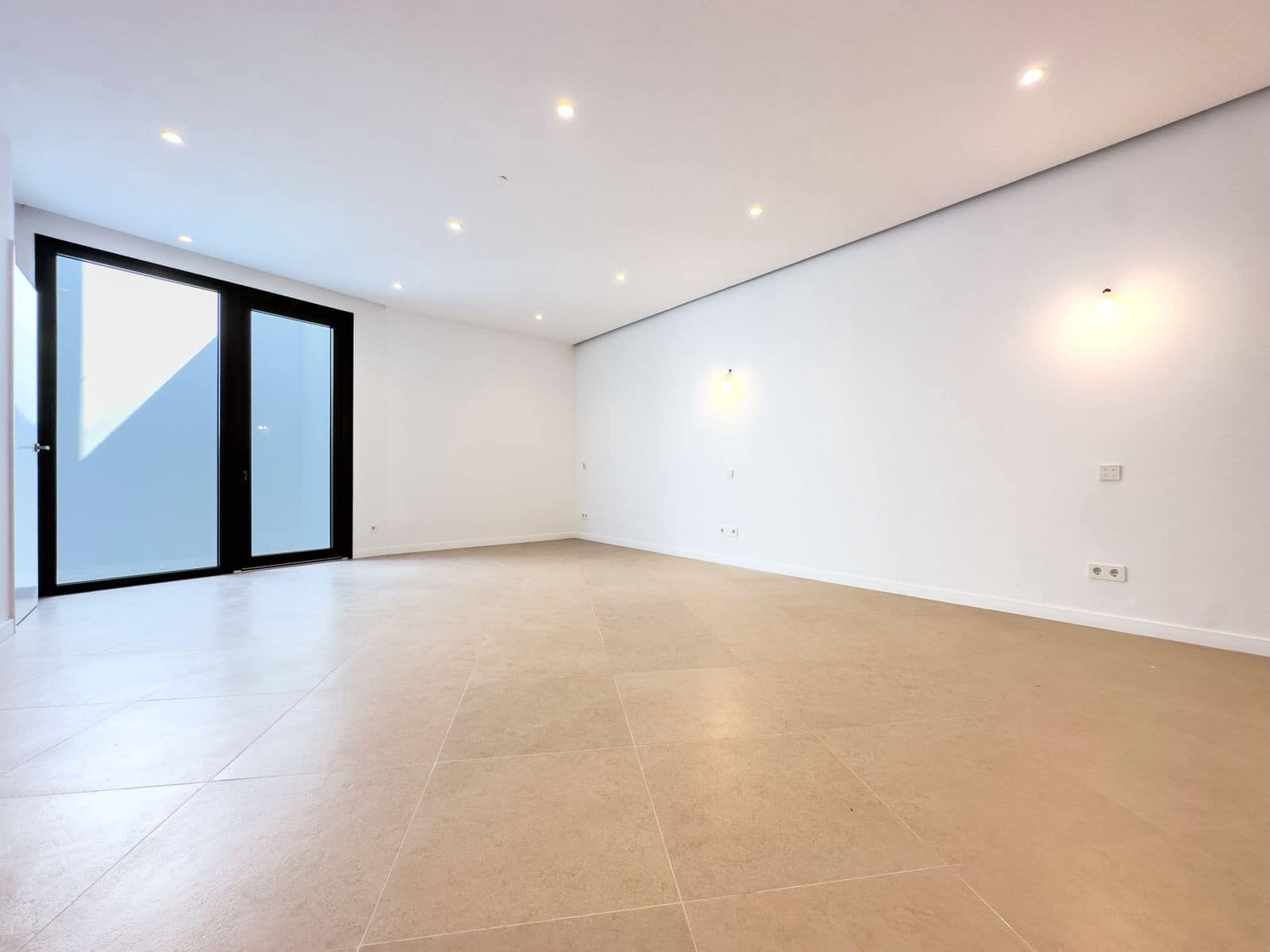 4 bedroom Villa for sale in Estepona - € 2,200,000 (Ref: 9921284)