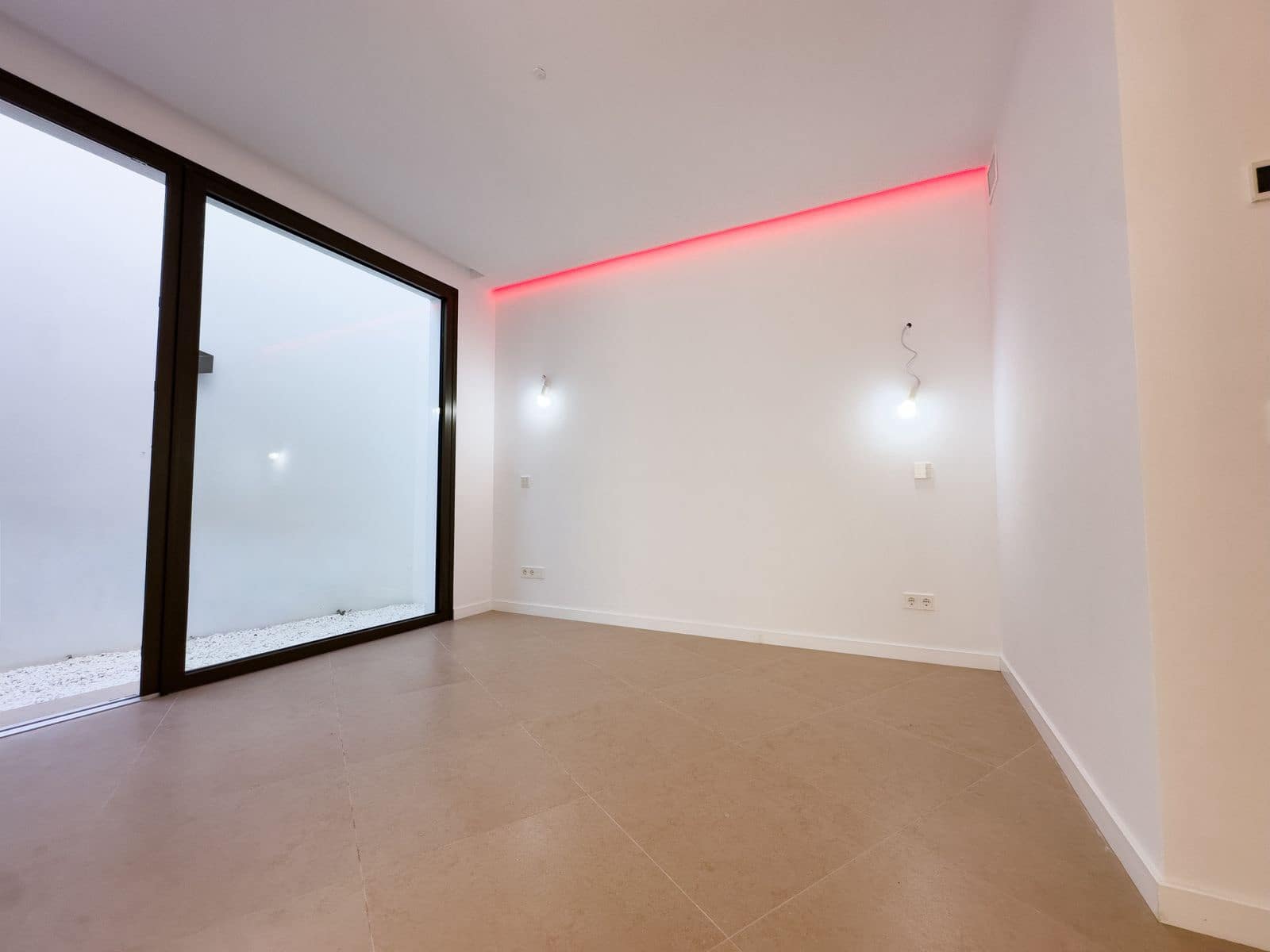 4 bedroom Villa for sale in Estepona - € 2,200,000 (Ref: 9921284)