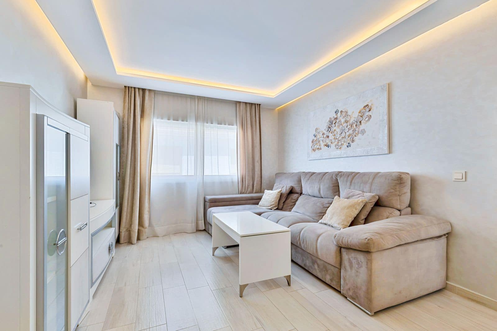 4 bedroom Beach Apartment for sale in La Cala de Mijas - € 444,500 (Ref: 9921286)