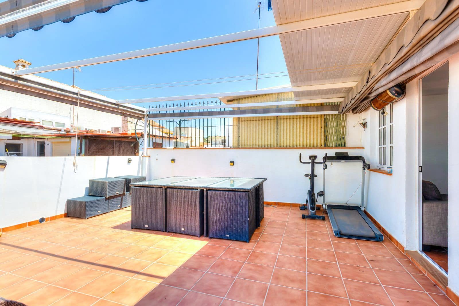 4 bedroom Beach Apartment for sale in La Cala de Mijas - € 444,500 (Ref: 9921286)