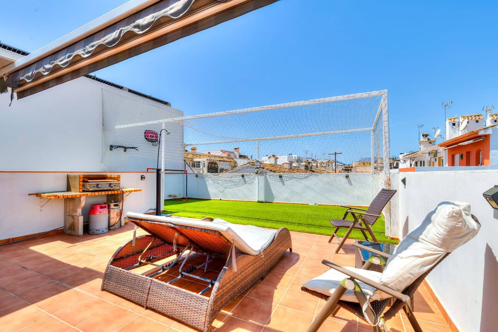 4 bedroom Beach Apartment for sale in La Cala de Mijas - € 444,500 (Ref: 9921286)