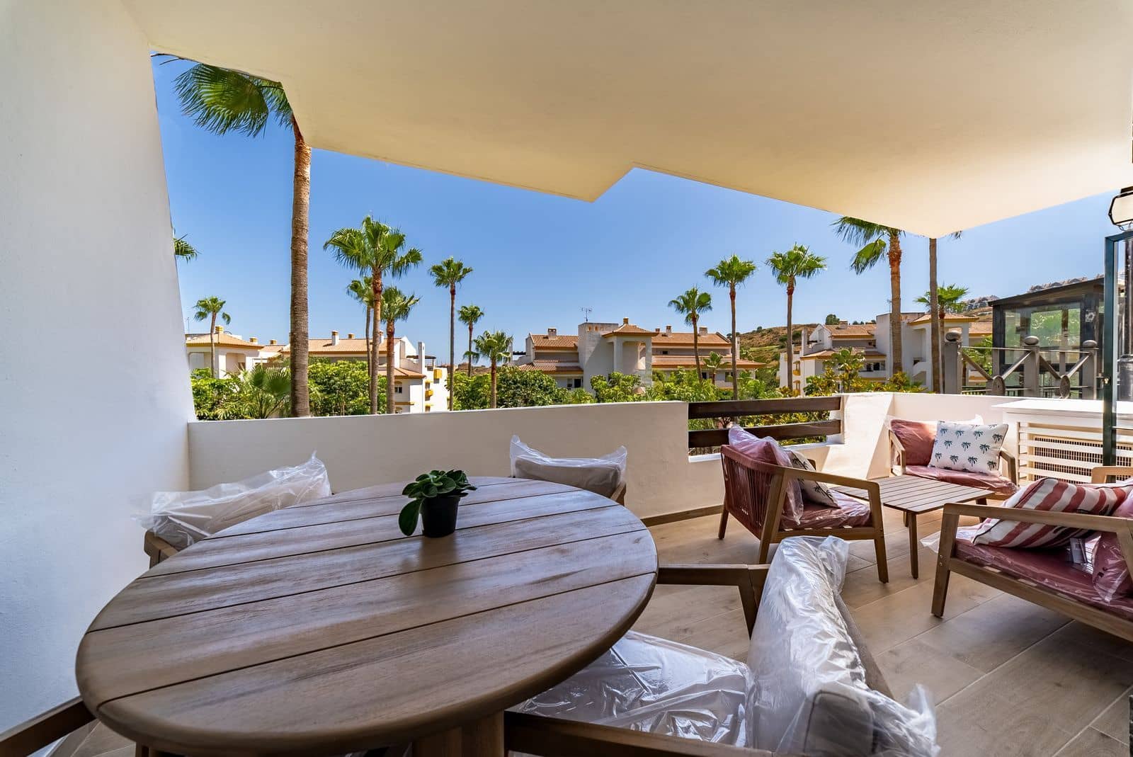 2 bedroom Apartment for sale in La Cala de Mijas - € 315,000 (Ref: 9921295)