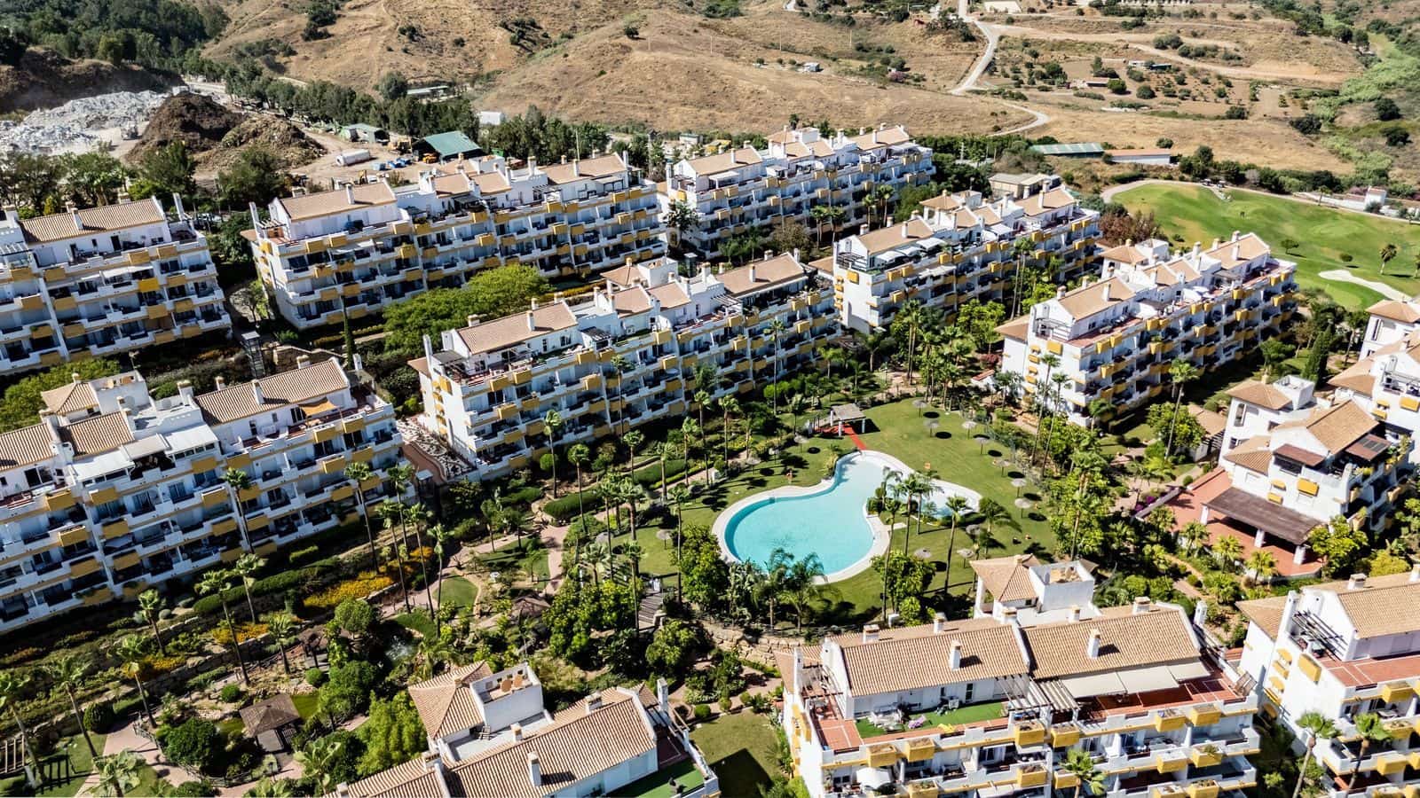 2 bedroom Apartment for sale in La Cala de Mijas - € 315,000 (Ref: 9921295)