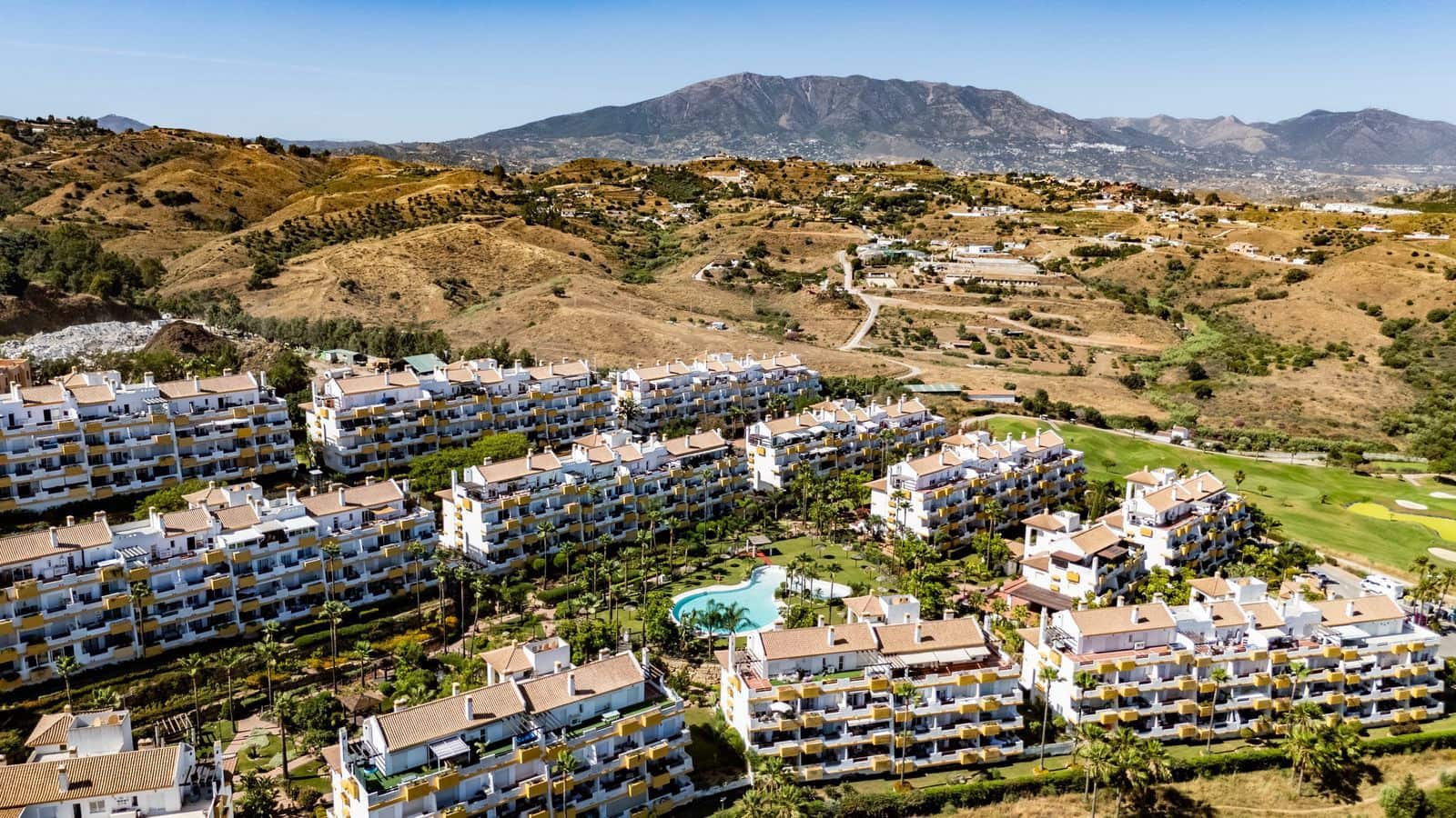 2 bedroom Apartment for sale in La Cala de Mijas - € 315,000 (Ref: 9921295)