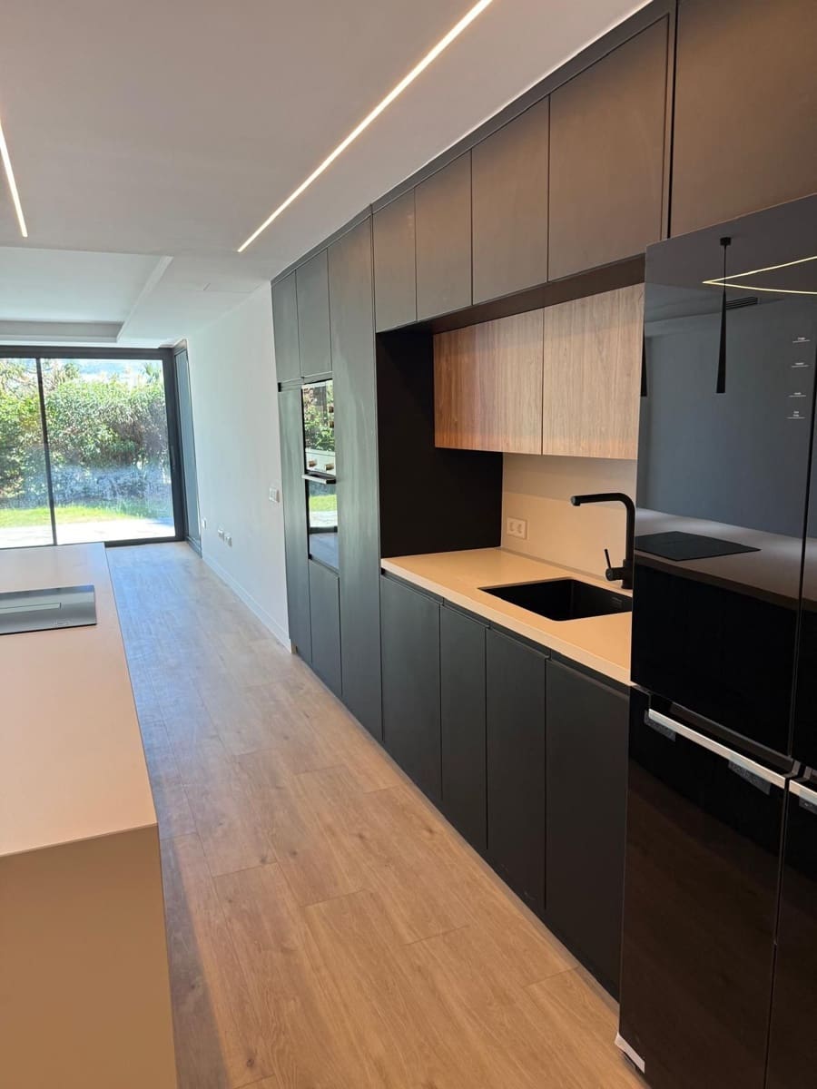 1 bedroom Apartment for sale in Nueva Andalucia - € 1,700,000 (Ref: 9921299)