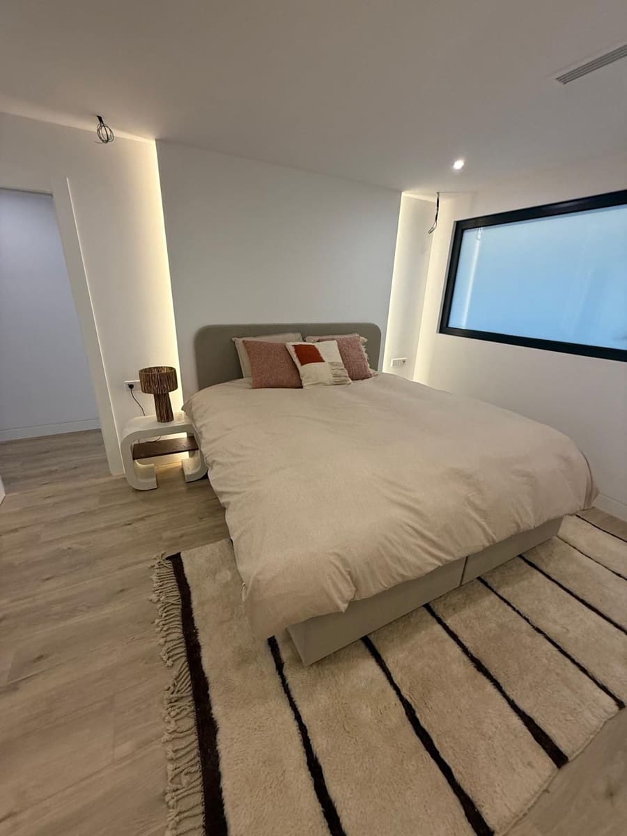 1 bedroom Apartment for sale in Nueva Andalucia - € 1,700,000 (Ref: 9921299)